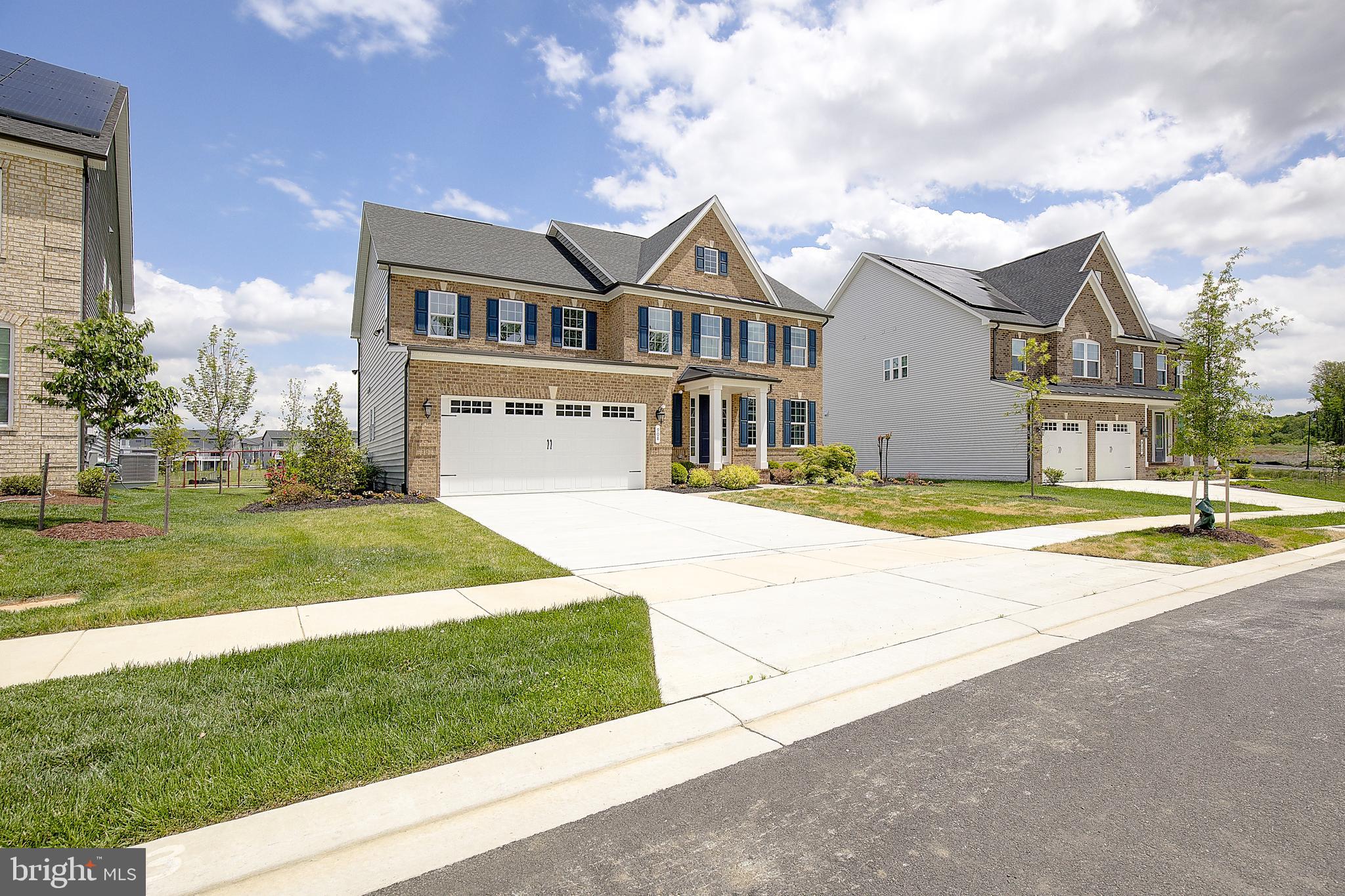SOUTH LAKE - Residential