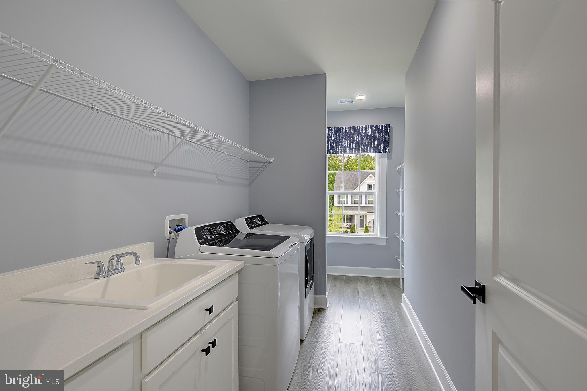 SOUTH LAKE - Residential