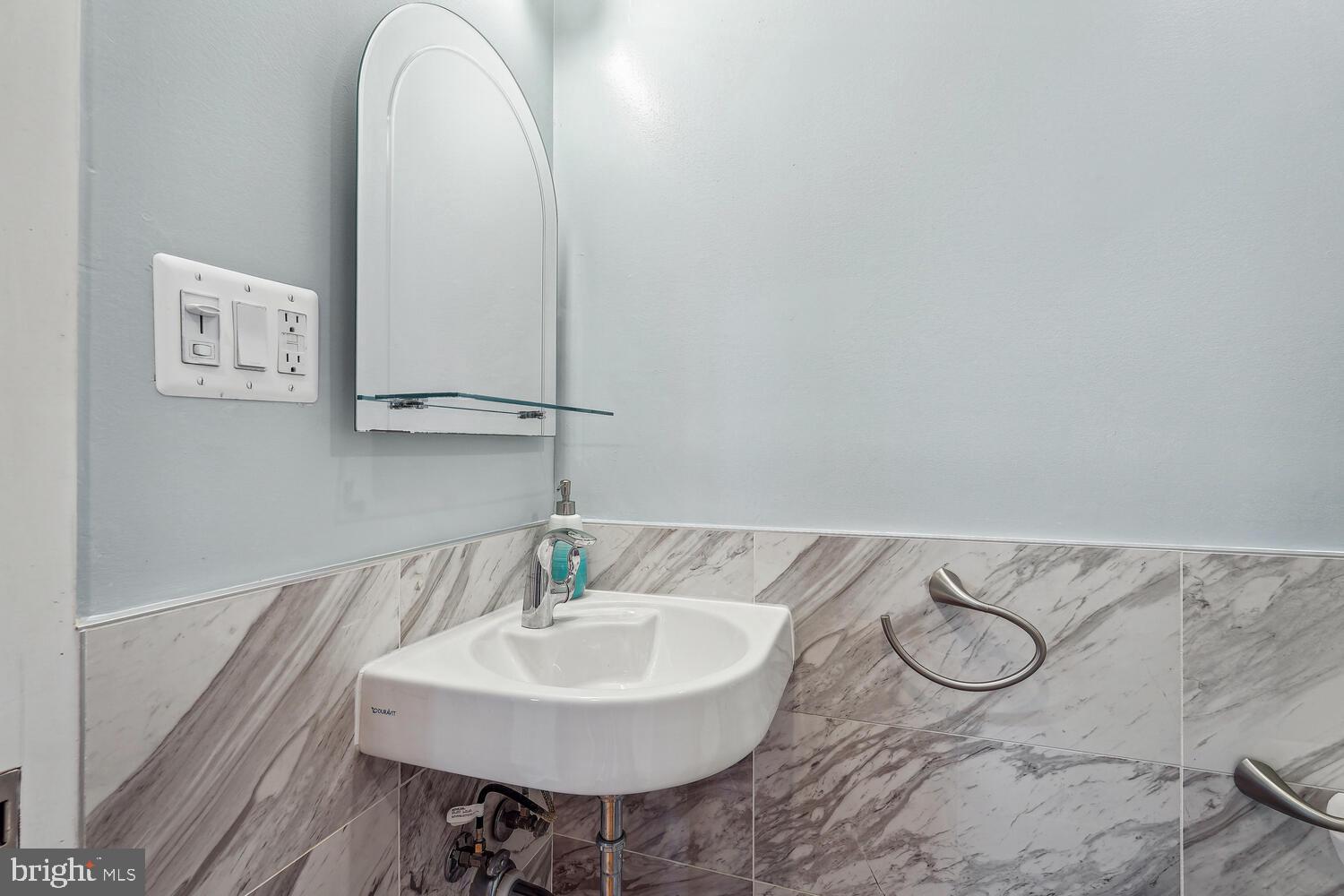 MADISON MANOR - Residential