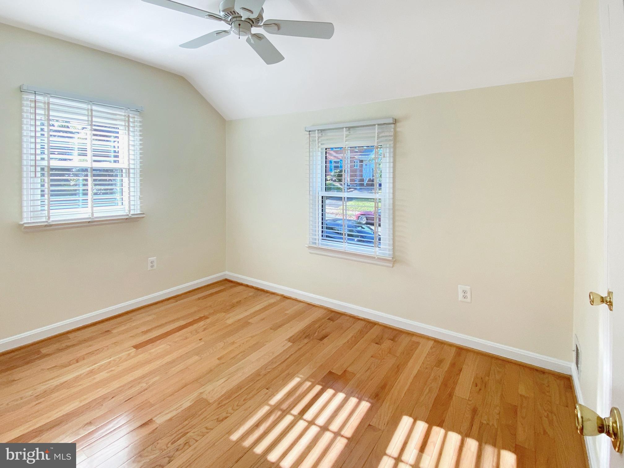 MADISON MANOR - Residential