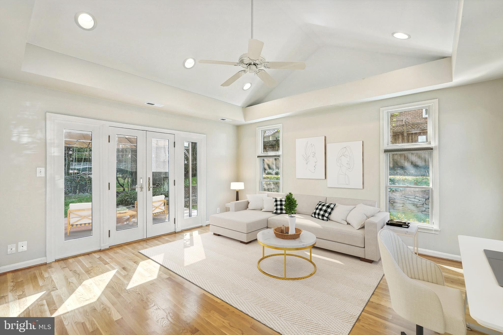 MADISON MANOR - Residential