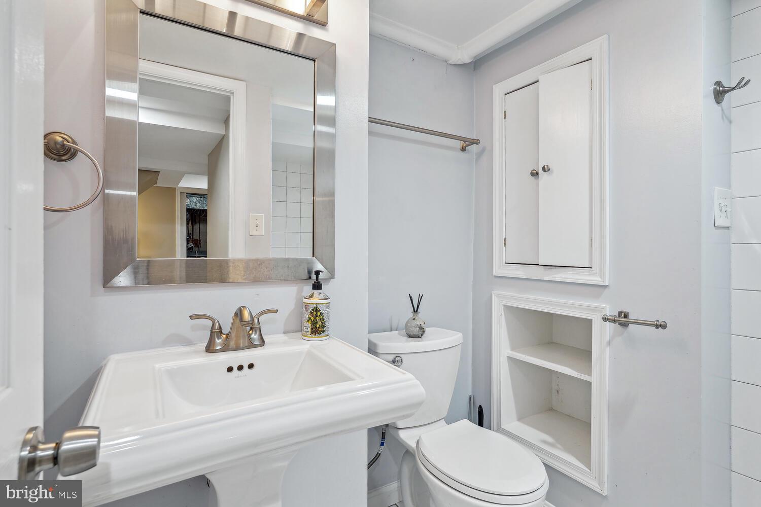 MADISON MANOR - Residential