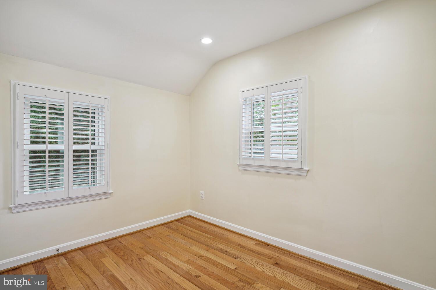 MADISON MANOR - Residential