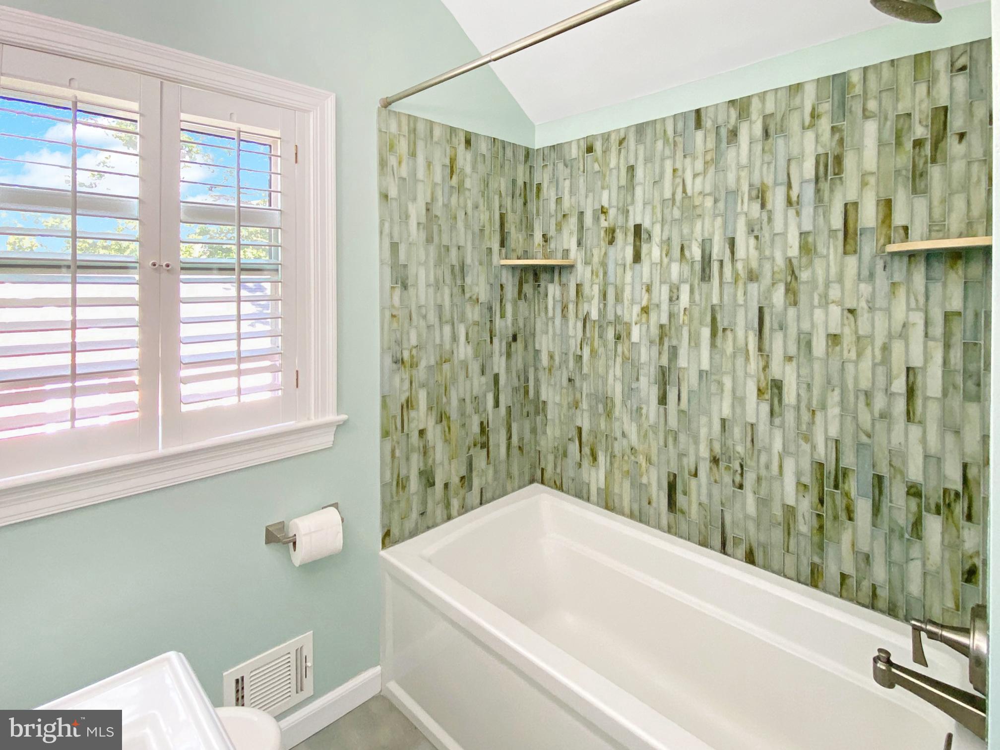 MADISON MANOR - Residential