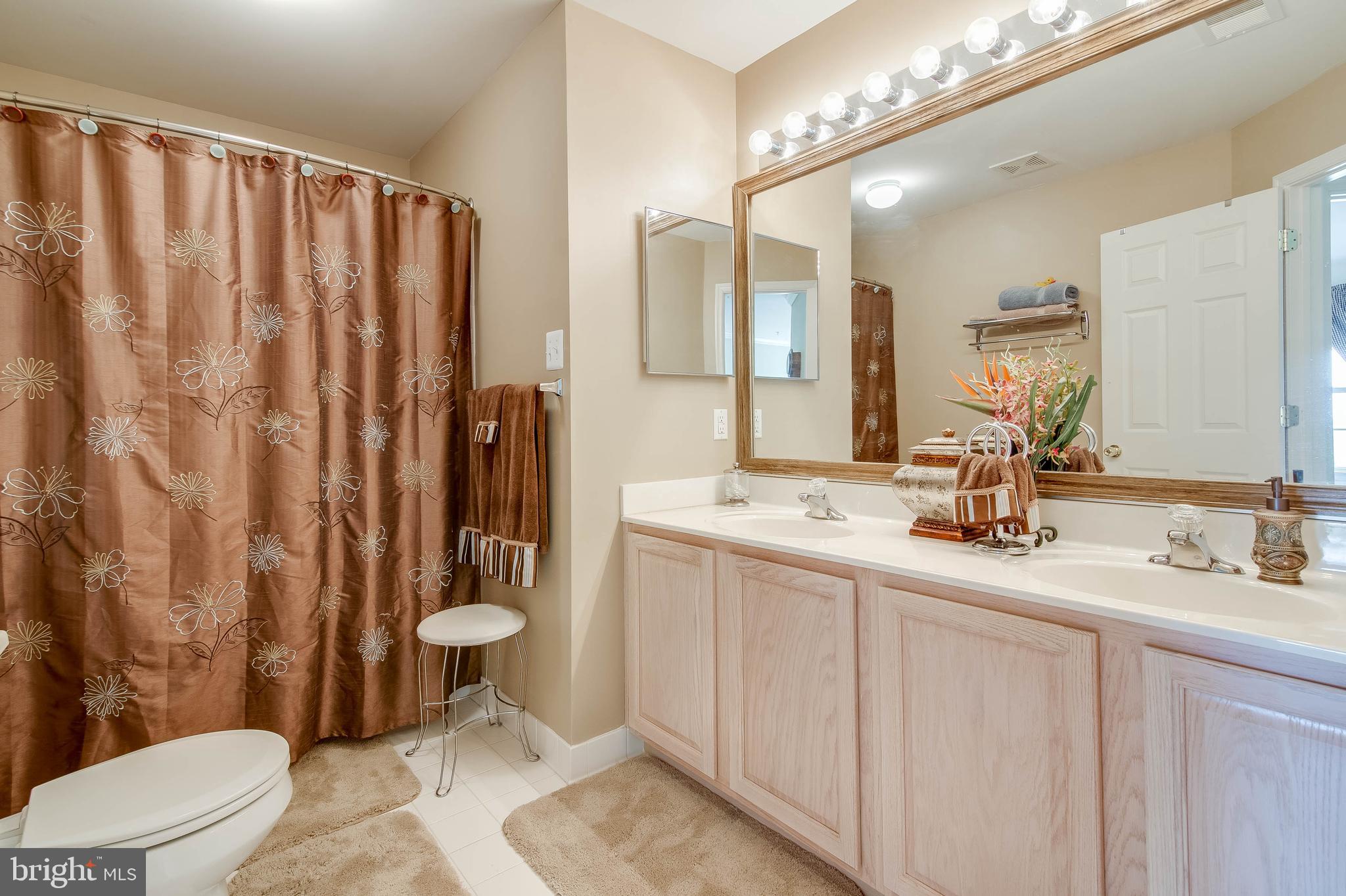 HILLANTRAE-PLAT 1> - Residential