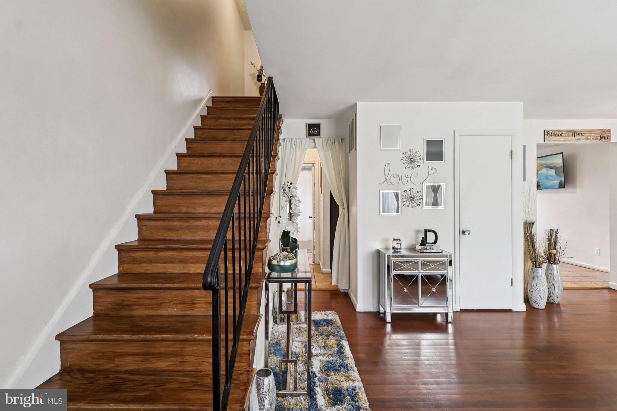 INDIAN VILLAGE IND HEAD - Residential