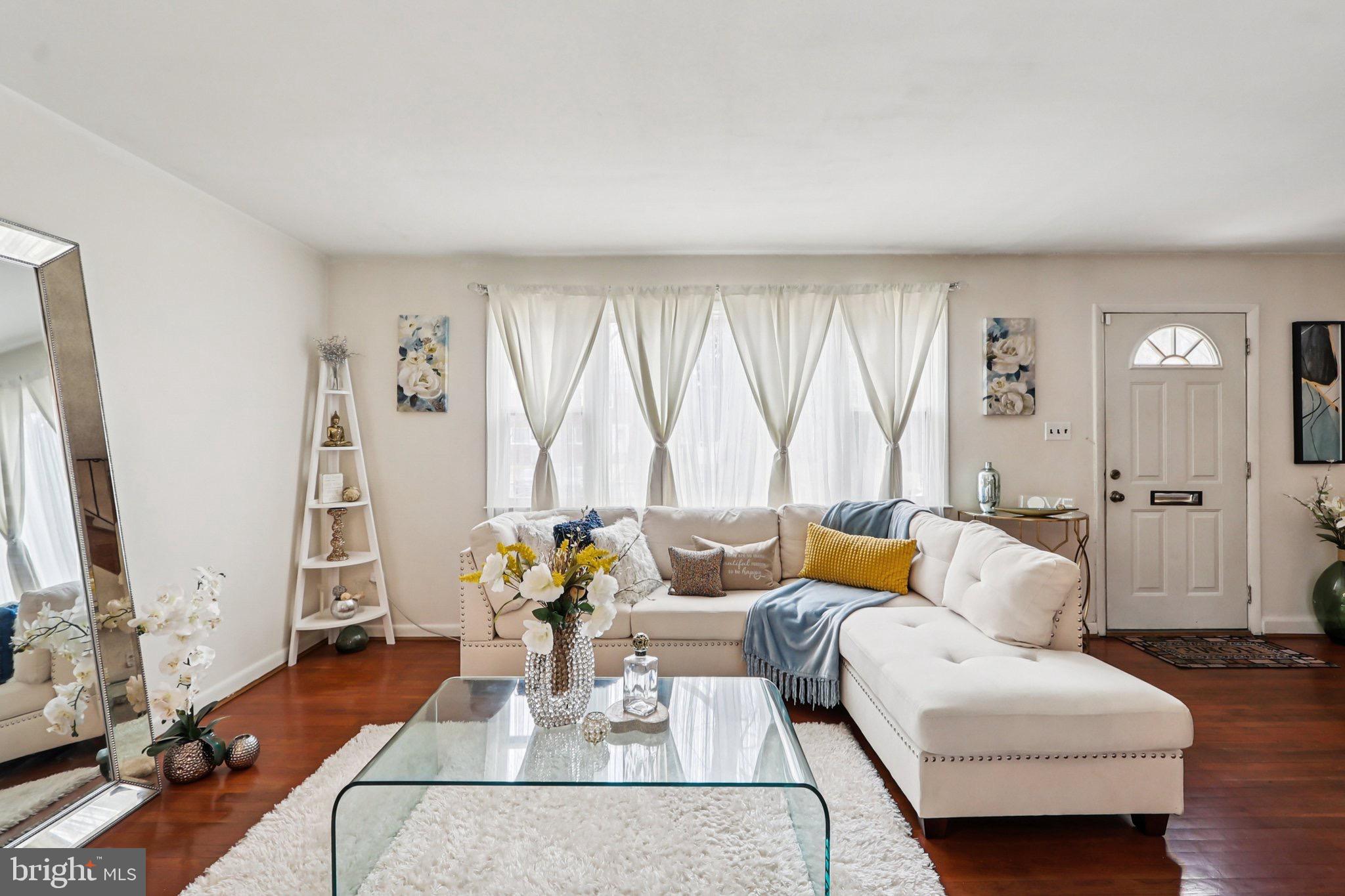 INDIAN VILLAGE IND HEAD - Residential