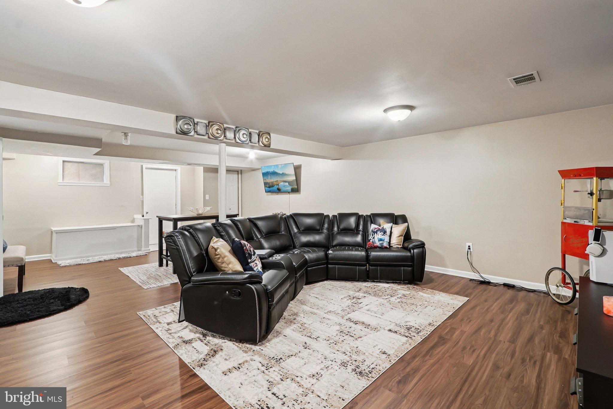 INDIAN VILLAGE IND HEAD - Residential