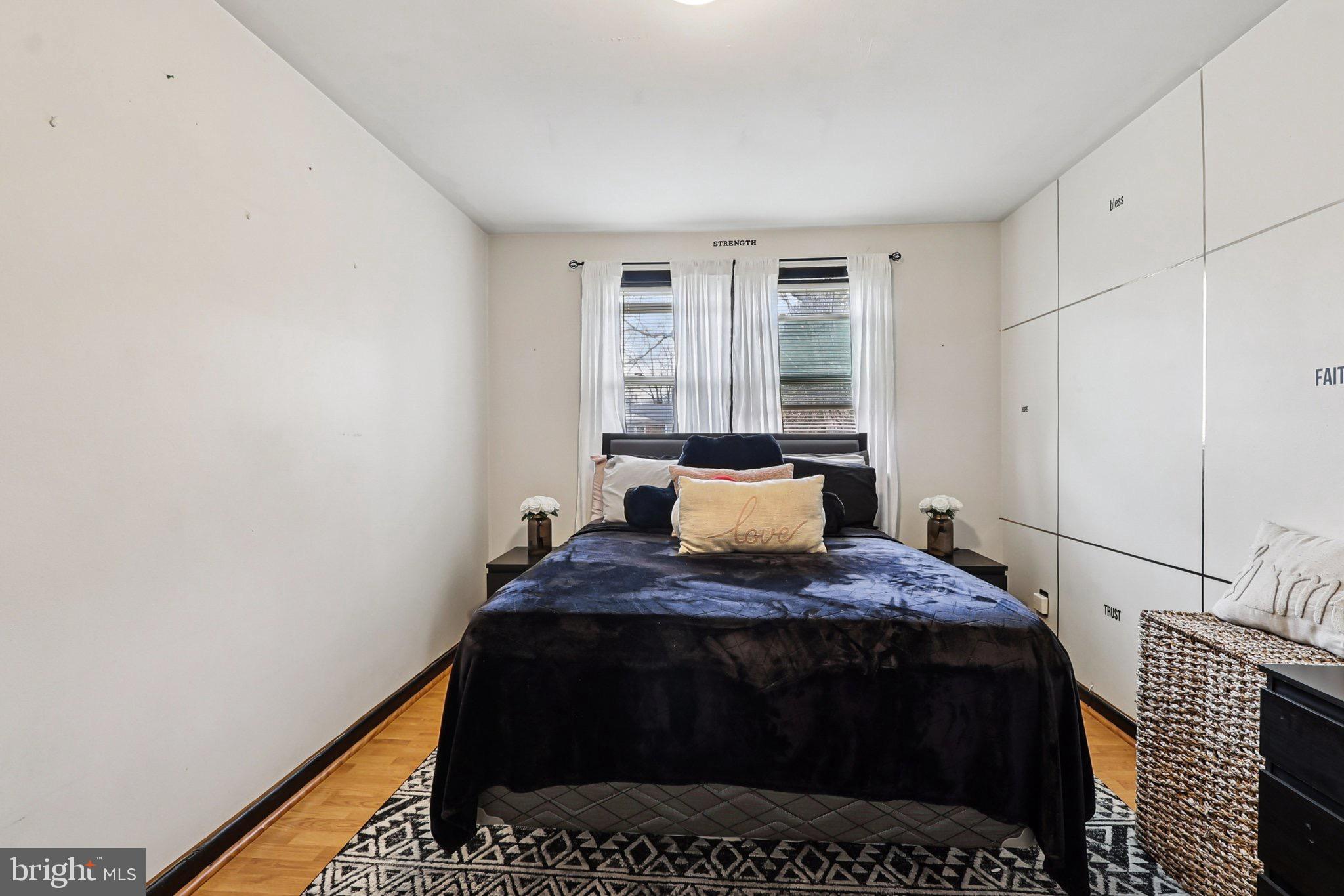 INDIAN VILLAGE IND HEAD - Residential