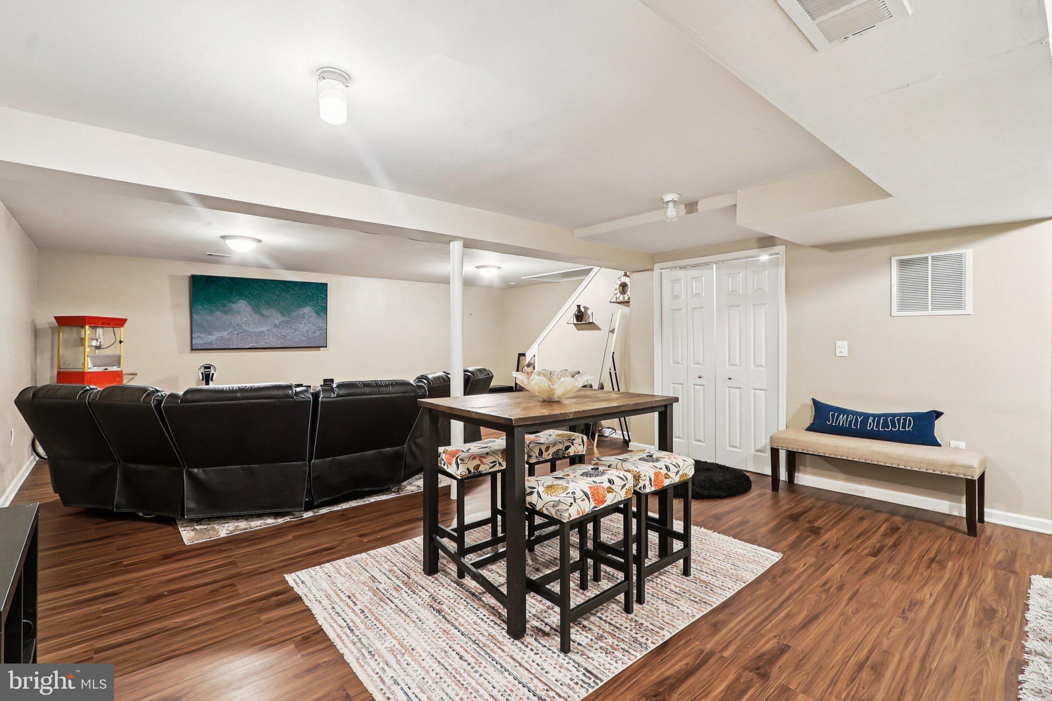 INDIAN VILLAGE IND HEAD - Residential