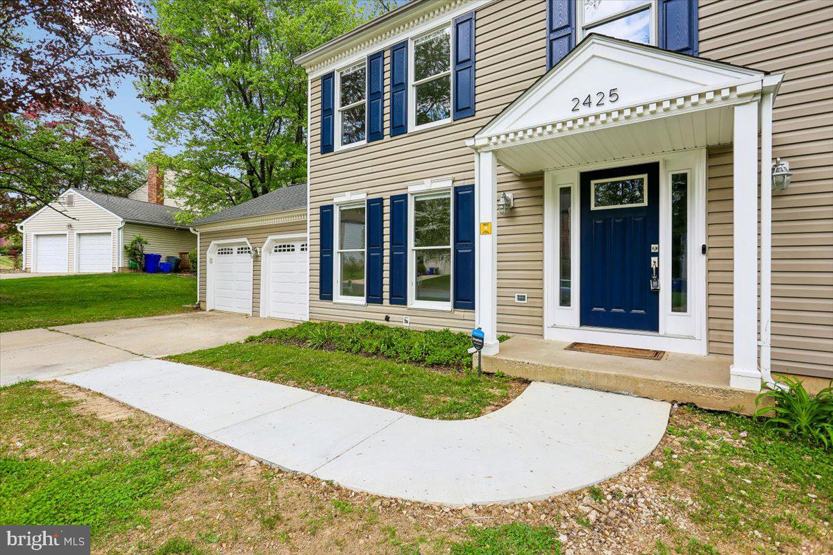 2425 HIDDEN VALLEY LANE