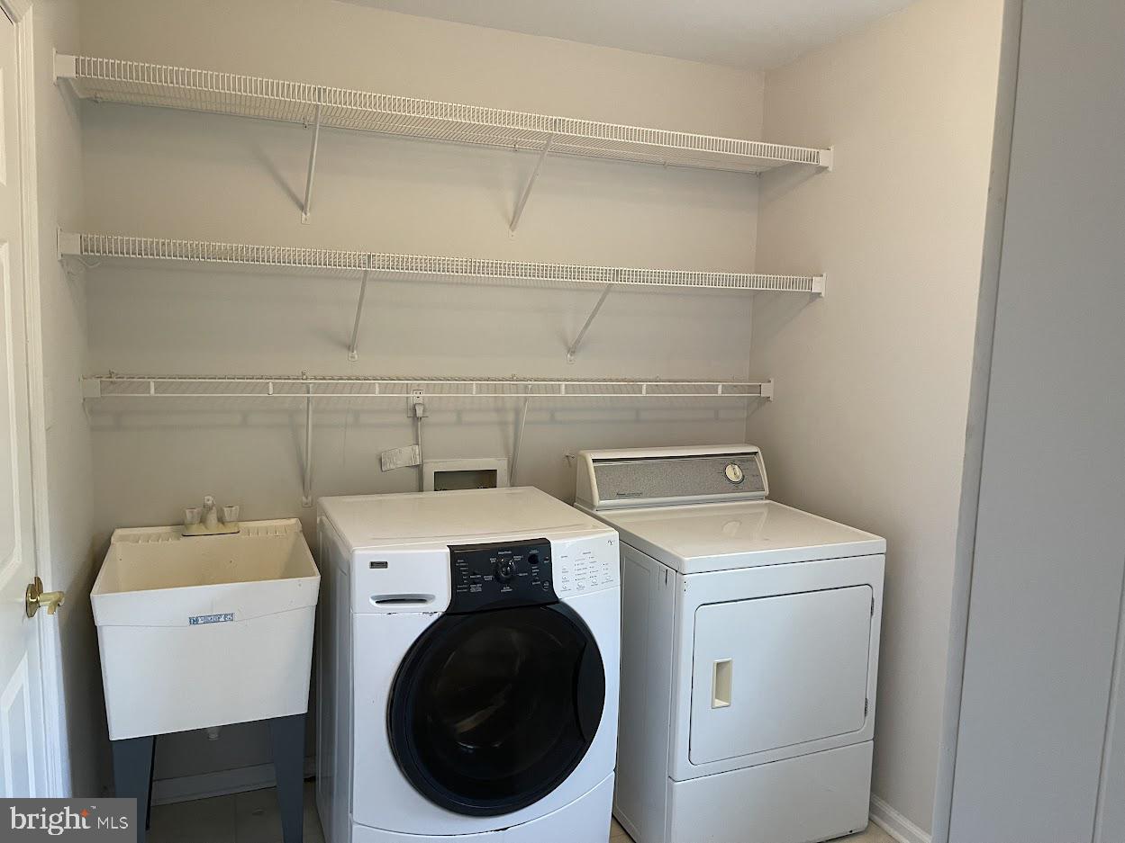 BROOKFIELD - Residential Lease