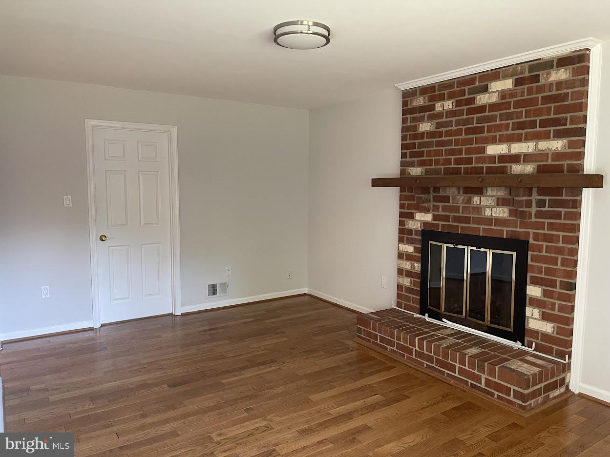 BROOKFIELD - Residential Lease