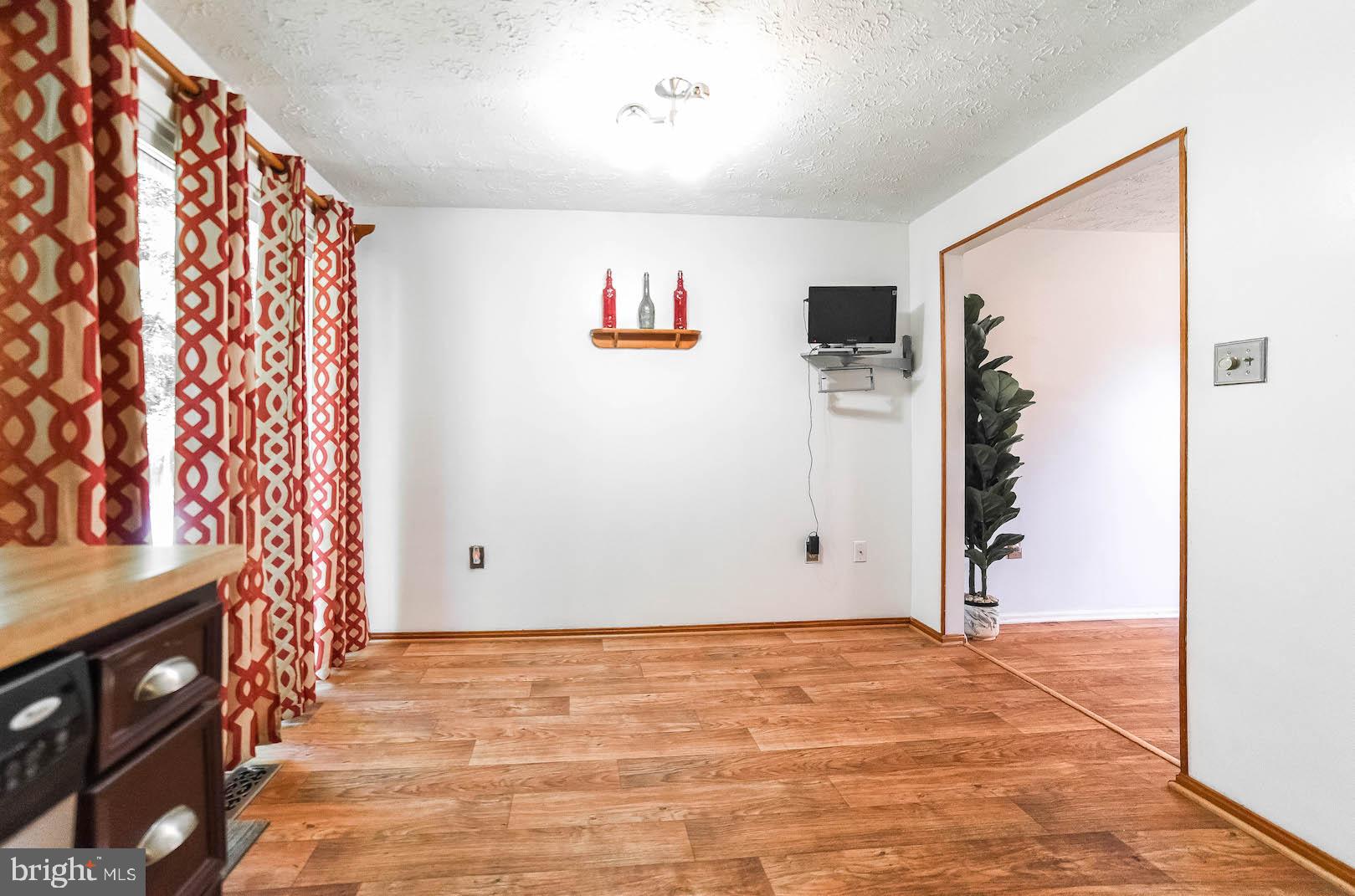 WHITE OAK VILLAGE SUB - Residential