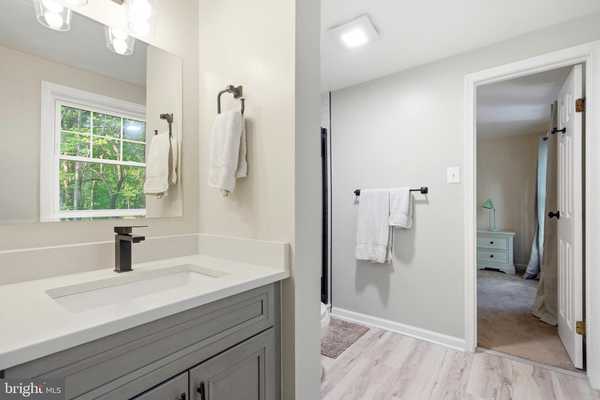 TRACYS LANDING - Residential