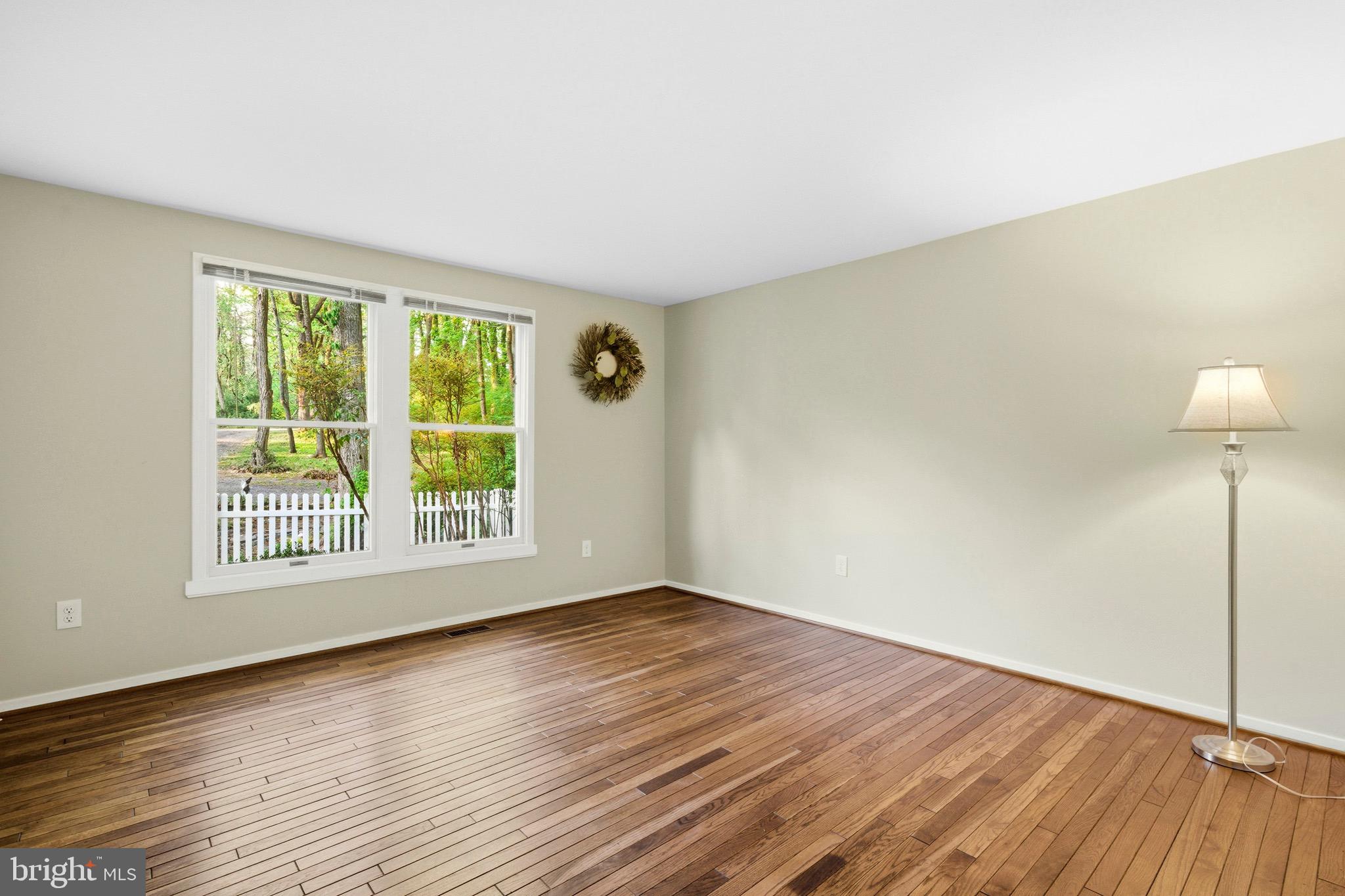 TRACYS LANDING - Residential