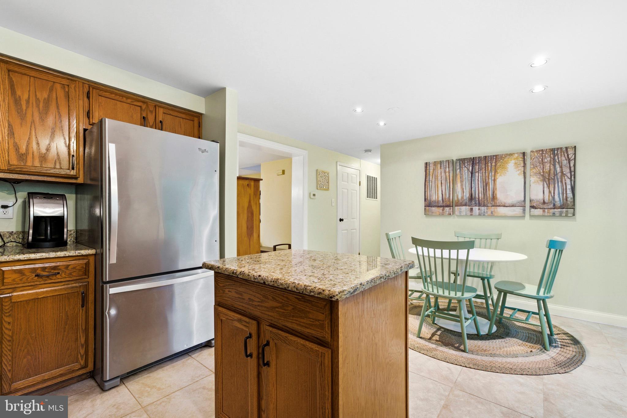 TRACYS LANDING - Residential