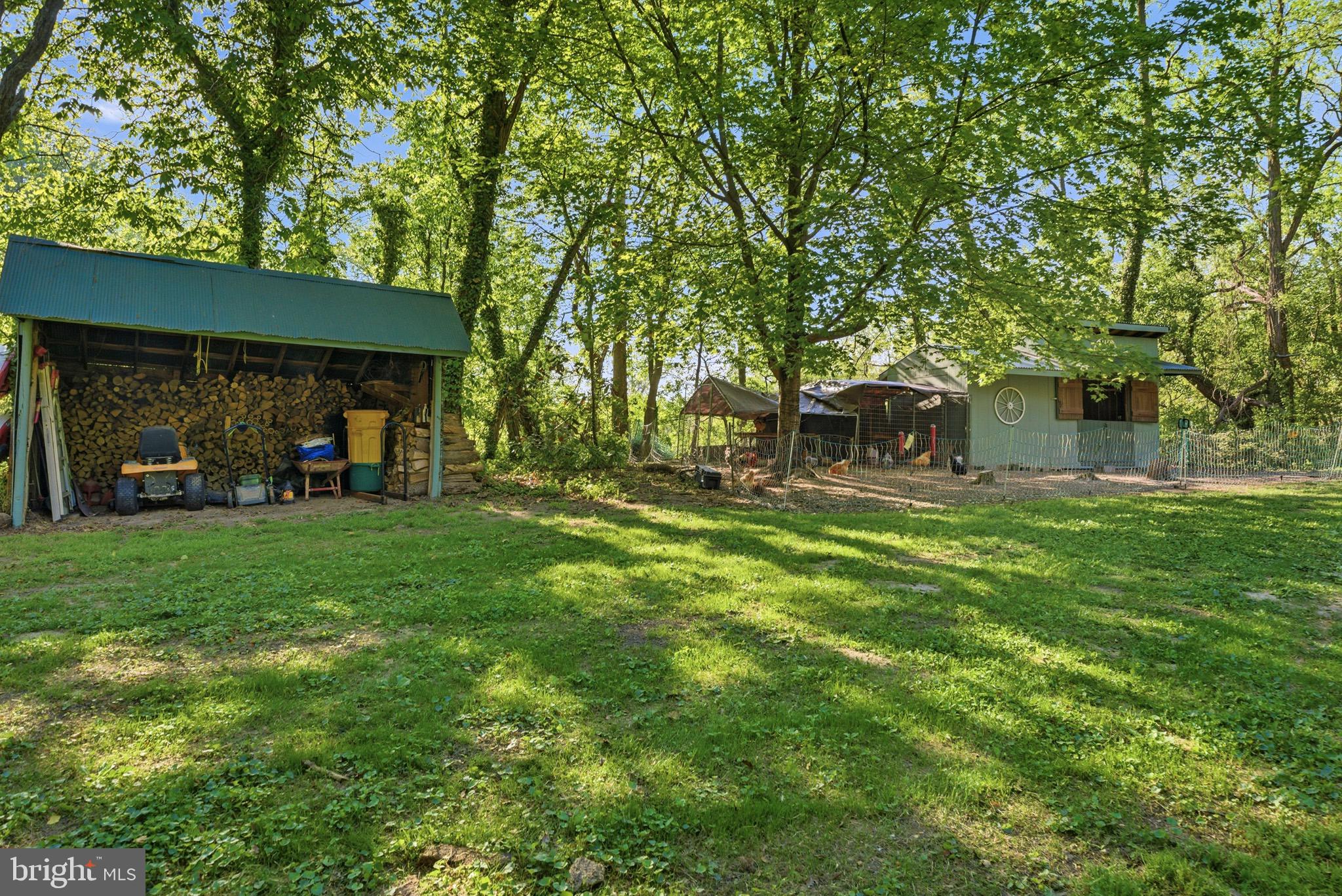 TRACYS LANDING - Residential