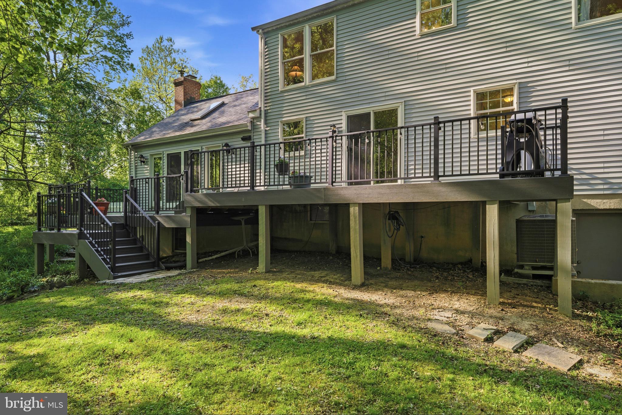 TRACYS LANDING - Residential