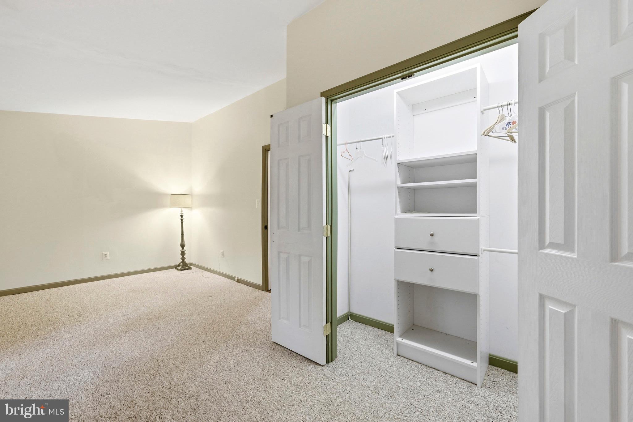 TRACYS LANDING - Residential