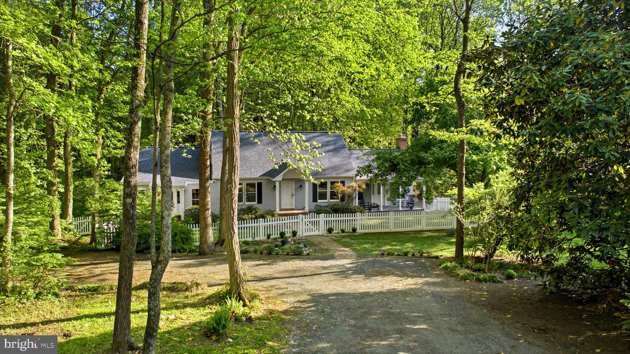 TRACYS LANDING - Residential