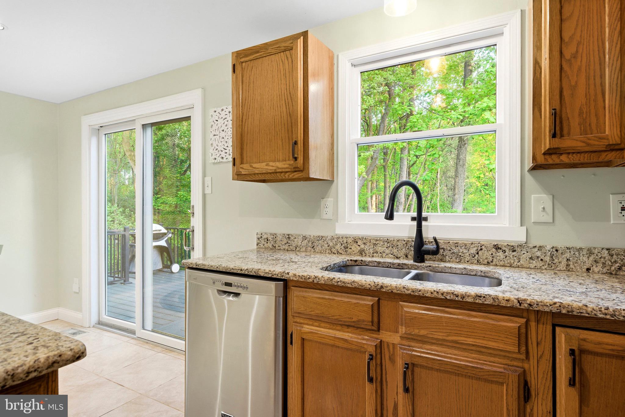 TRACYS LANDING - Residential