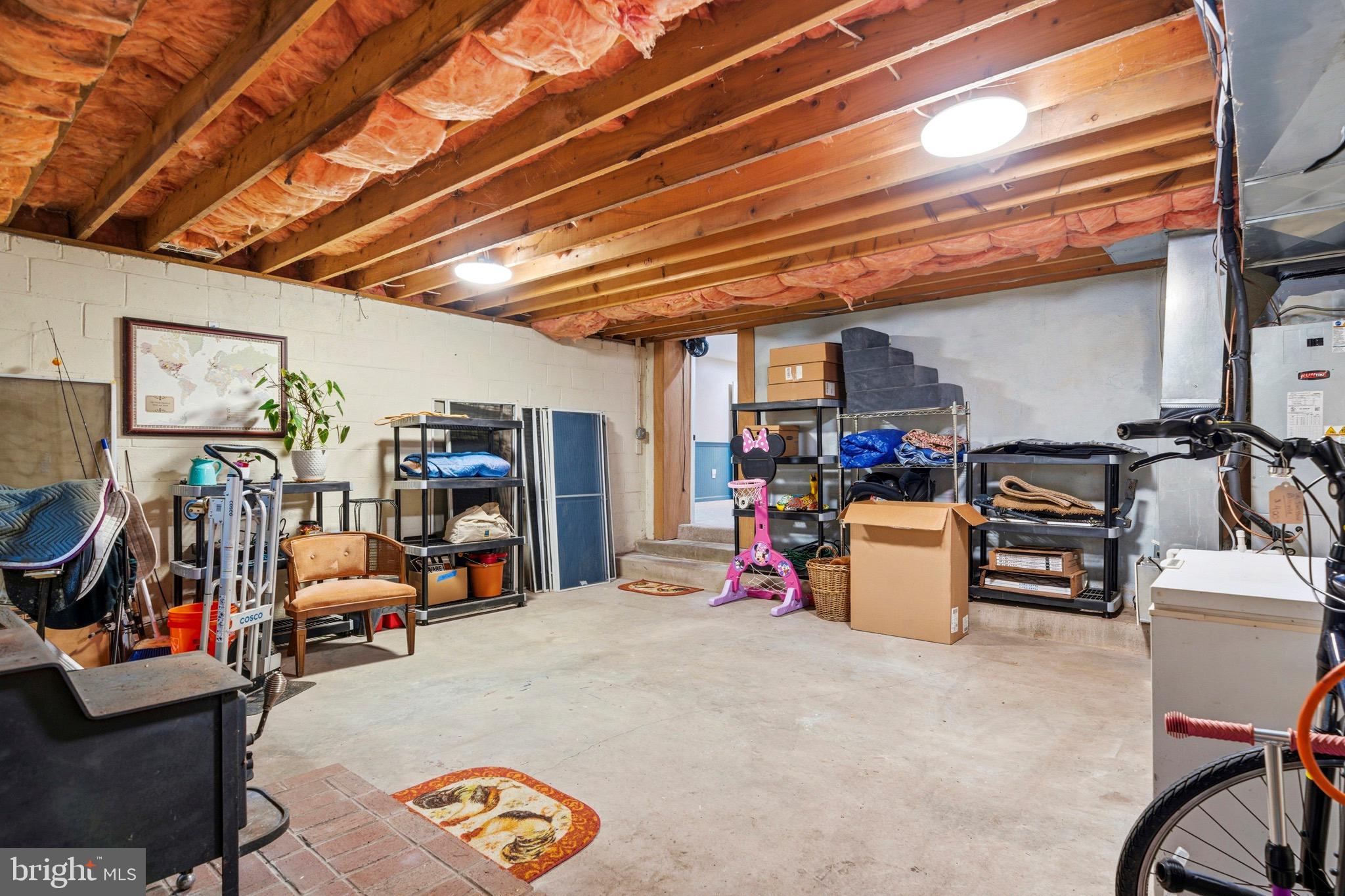 TRACYS LANDING - Residential