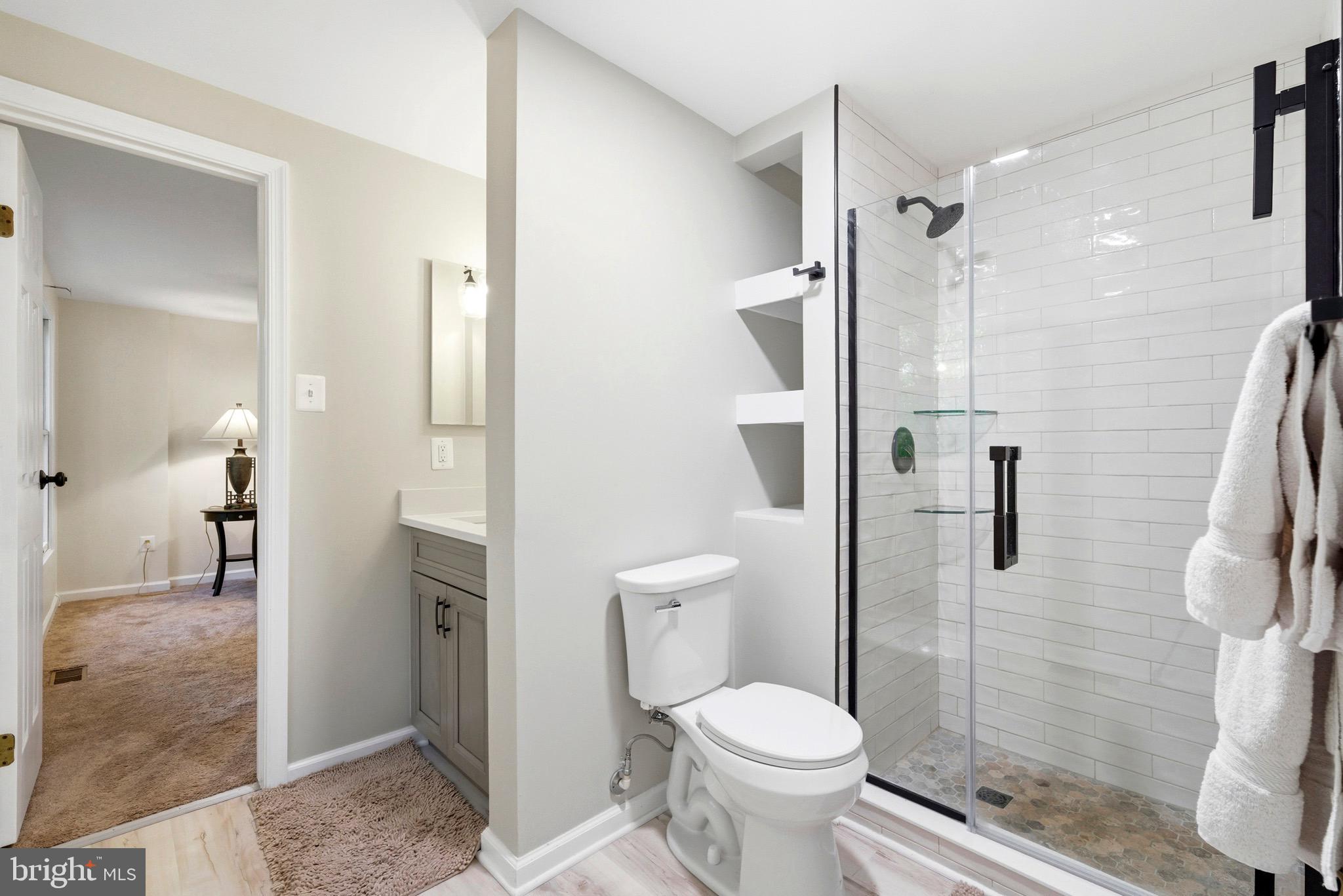 TRACYS LANDING - Residential