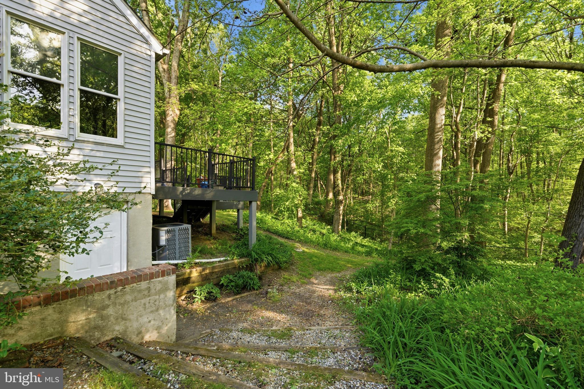 TRACYS LANDING - Residential