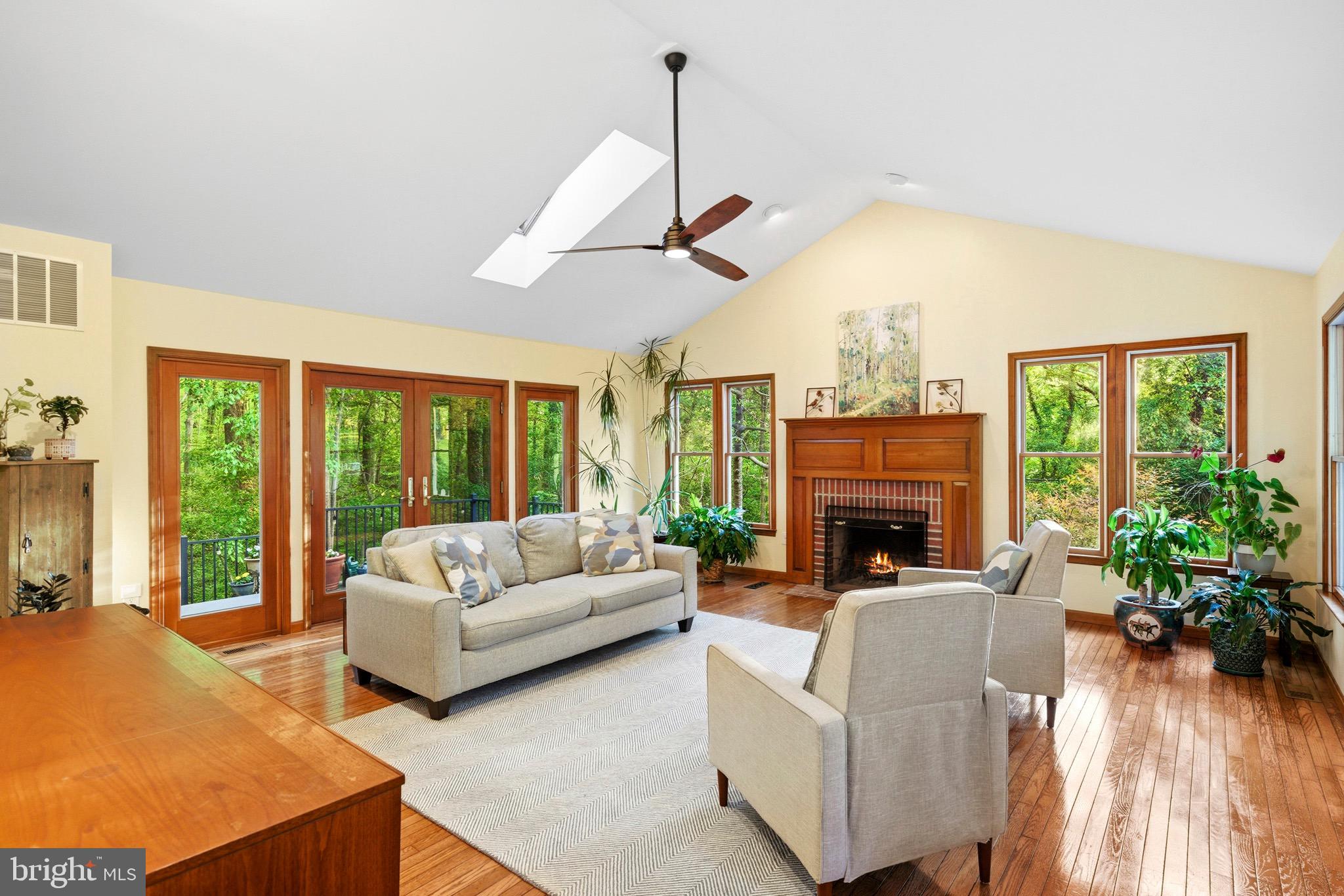 TRACYS LANDING - Residential