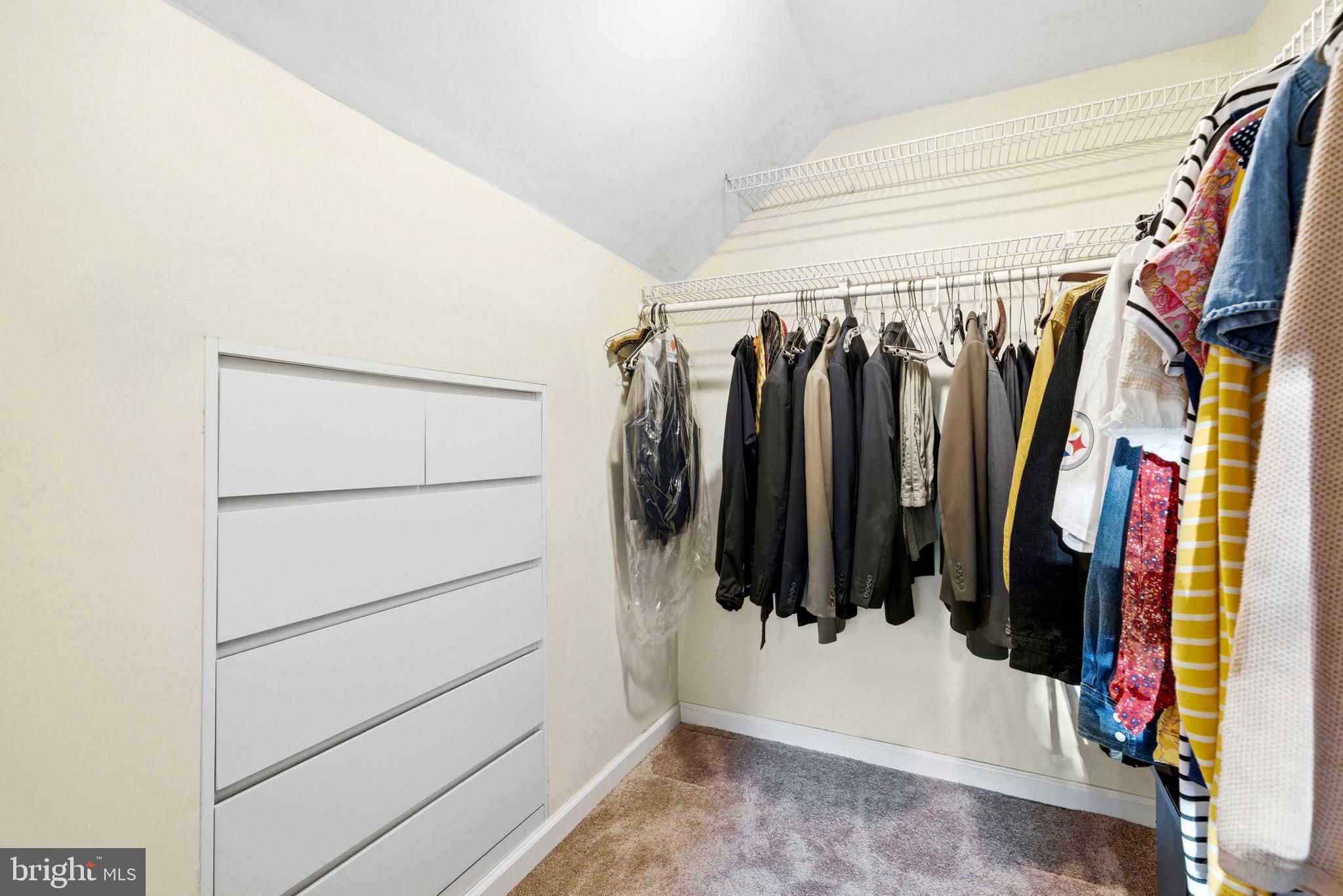 TRACYS LANDING - Residential