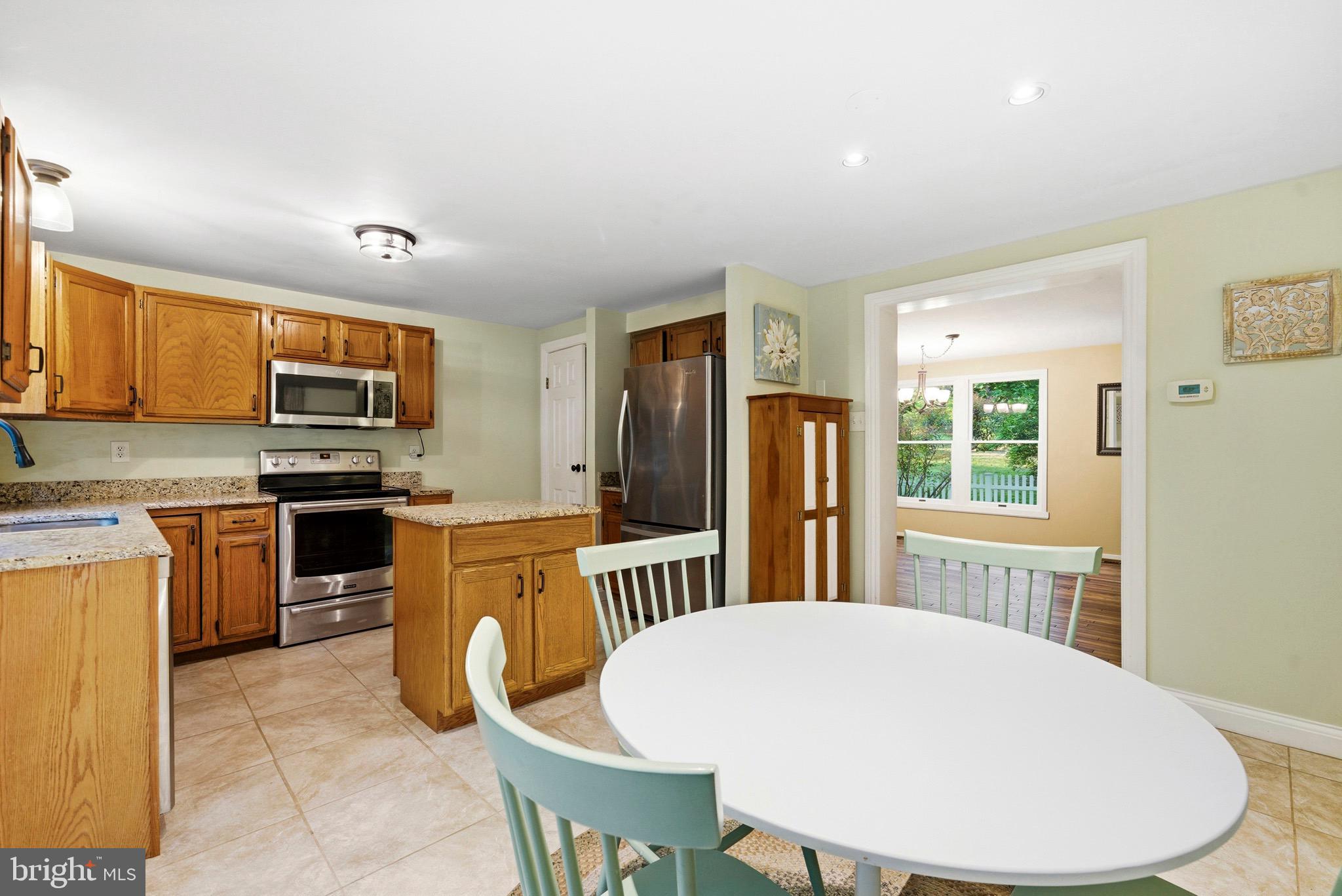 TRACYS LANDING - Residential