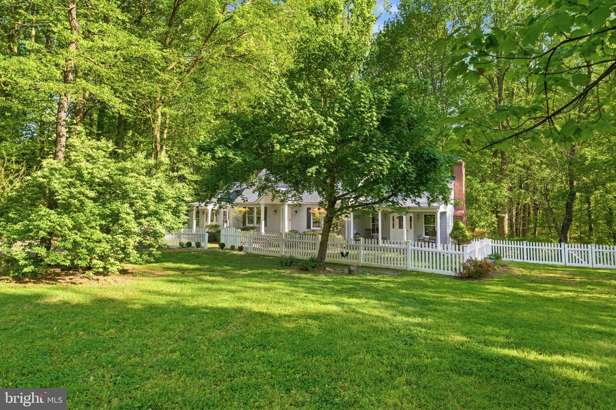 TRACYS LANDING - Residential