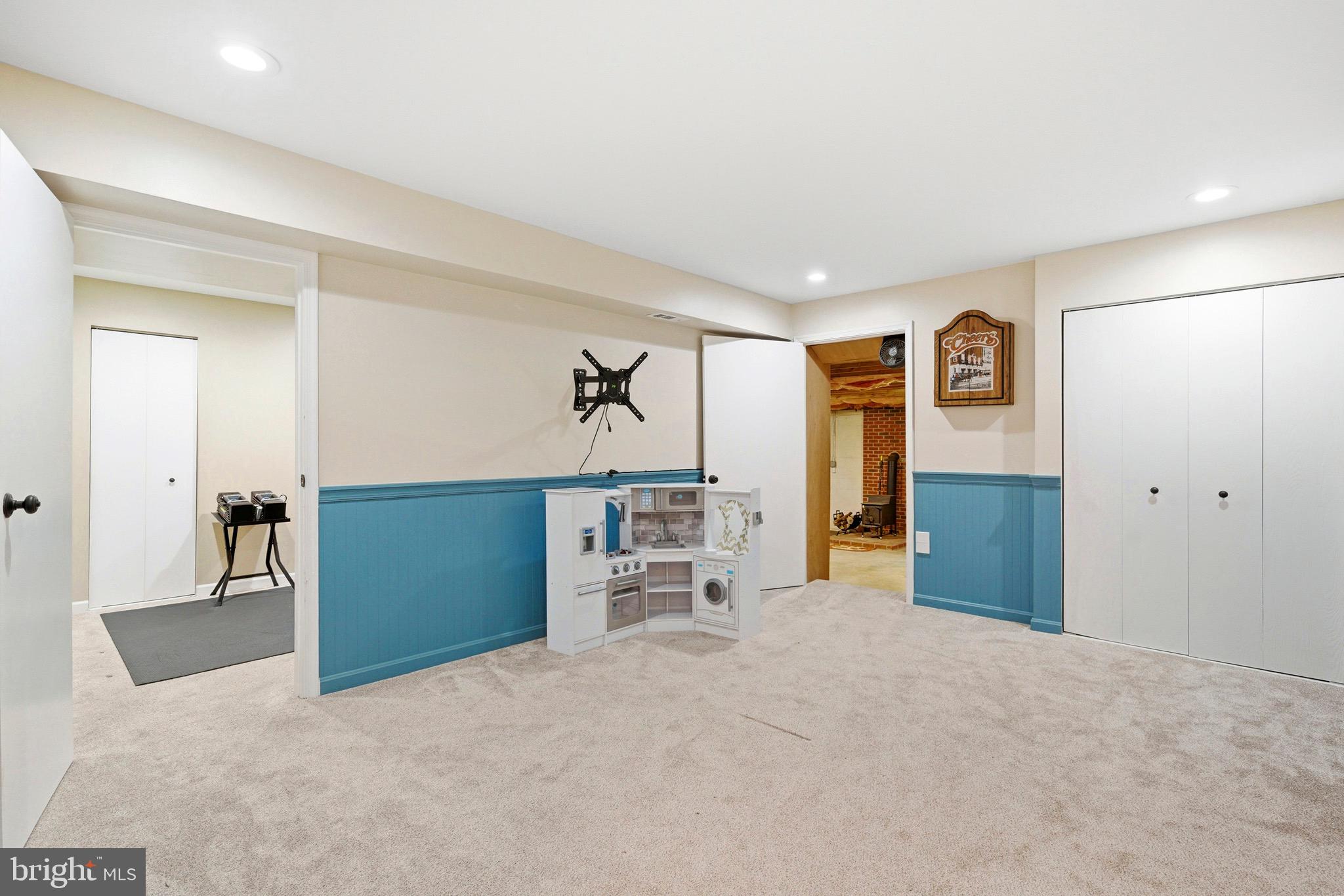 TRACYS LANDING - Residential