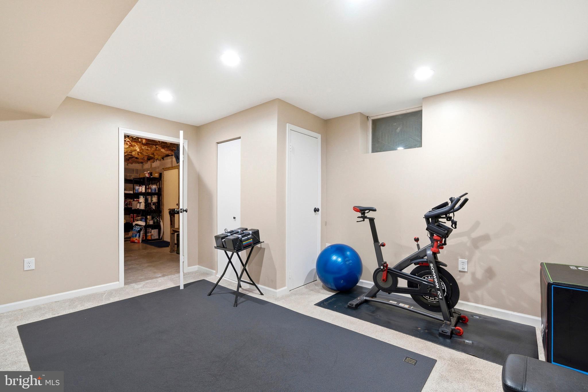 TRACYS LANDING - Residential