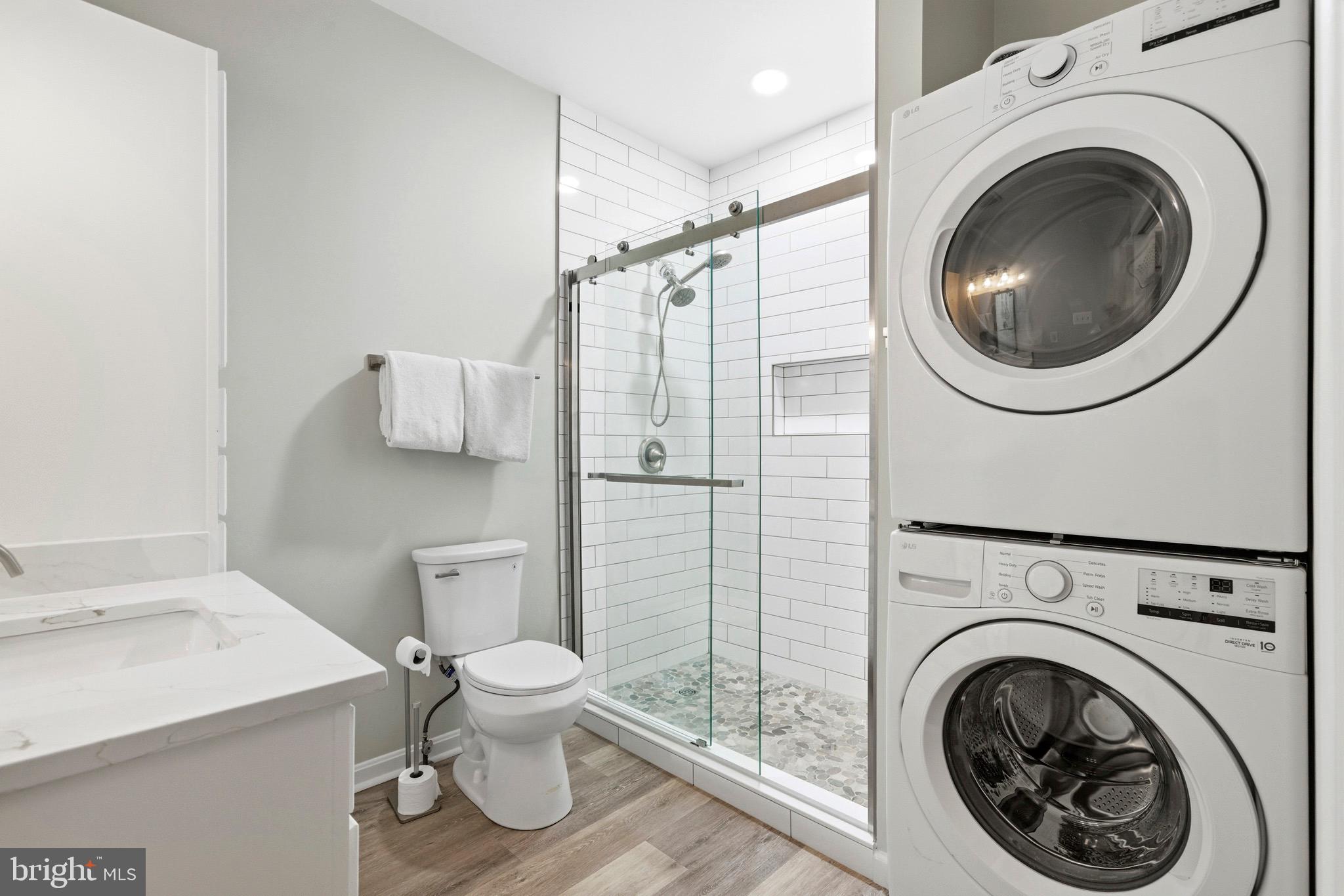 TRACYS LANDING - Residential