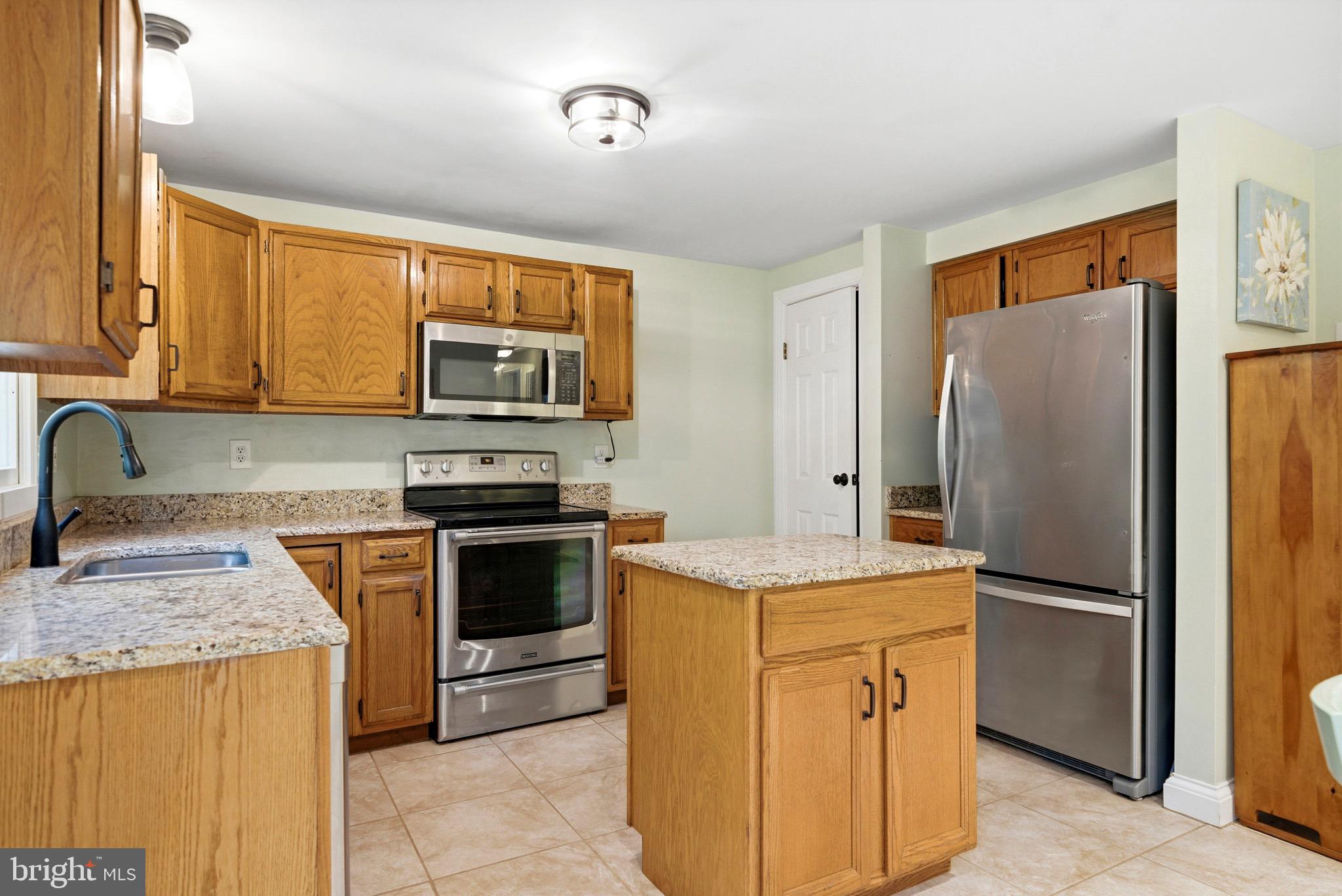 TRACYS LANDING - Residential