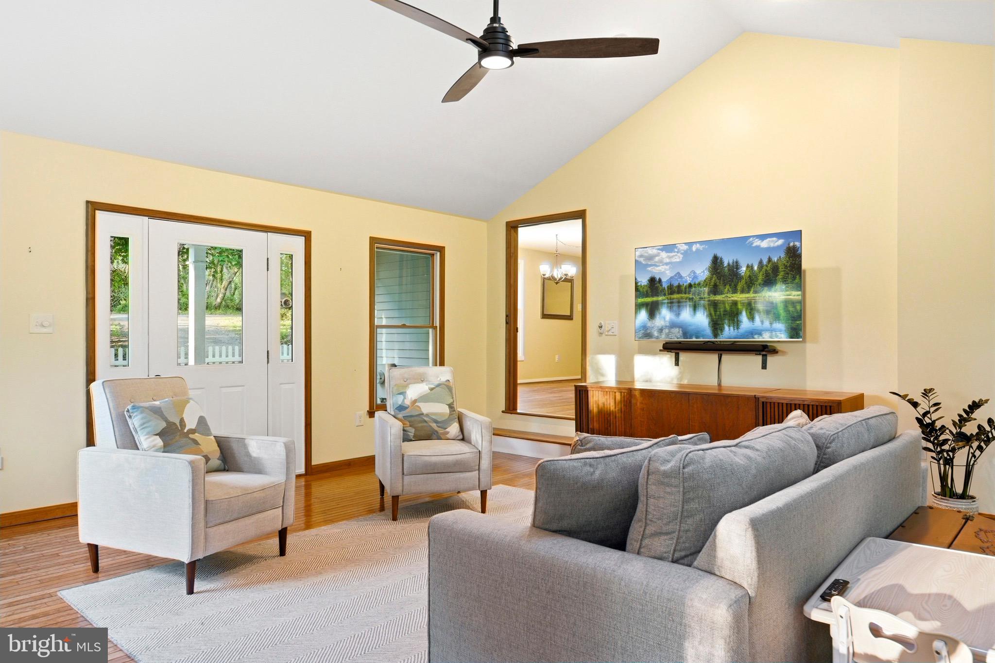 TRACYS LANDING - Residential