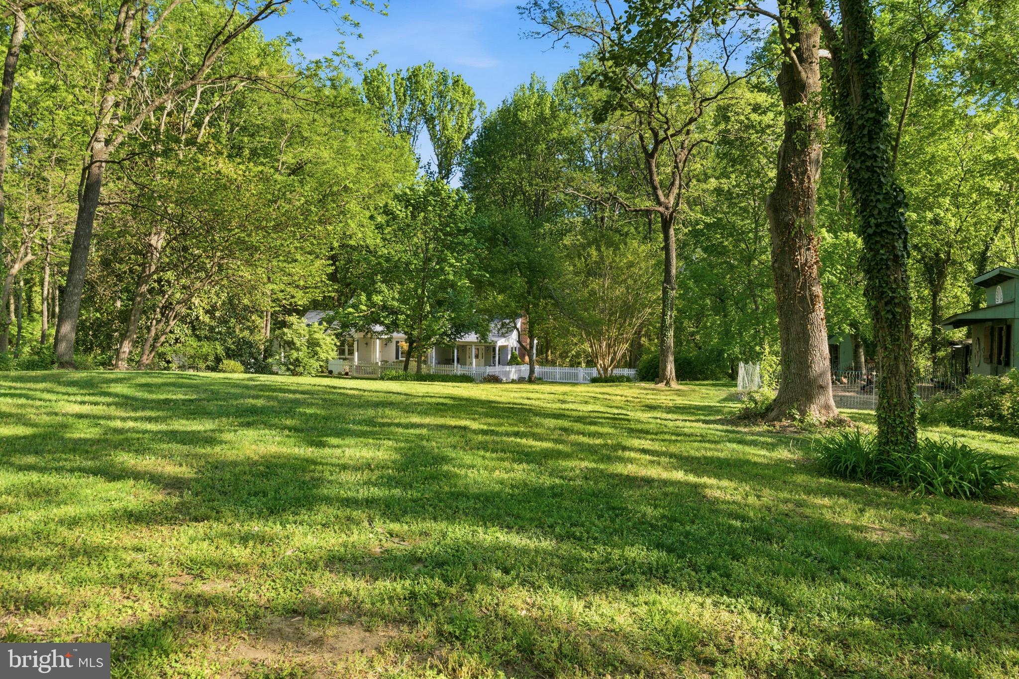 TRACYS LANDING - Residential