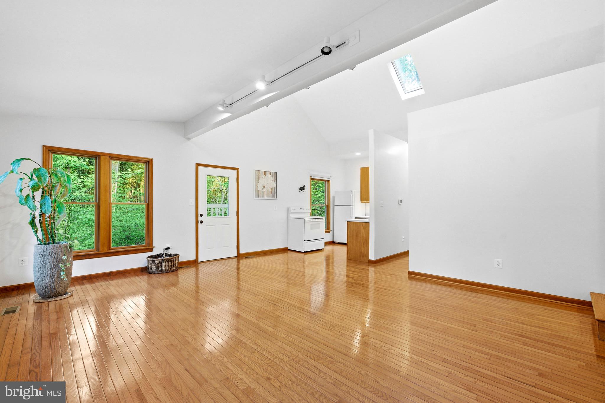 TRACYS LANDING - Residential