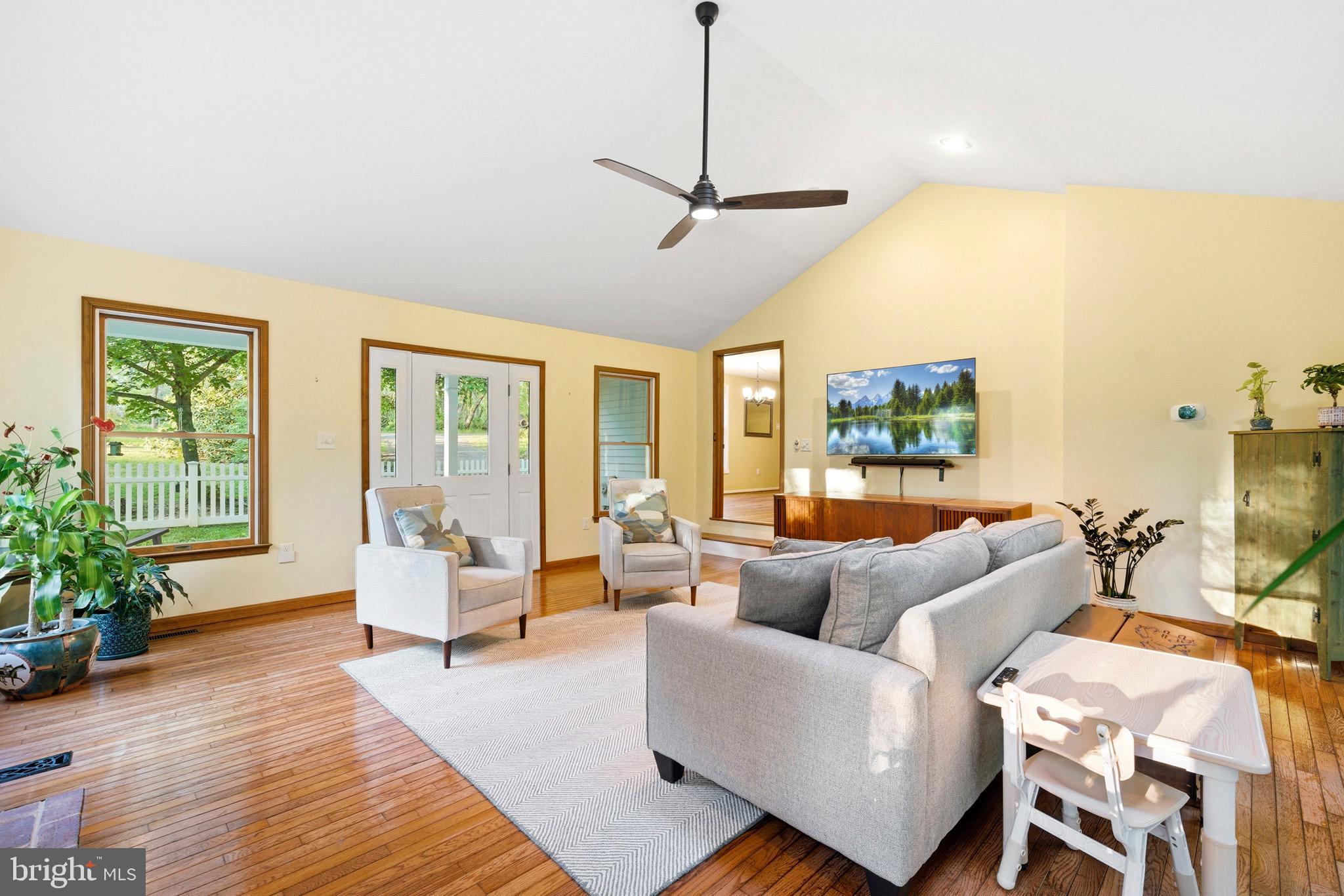 TRACYS LANDING - Residential