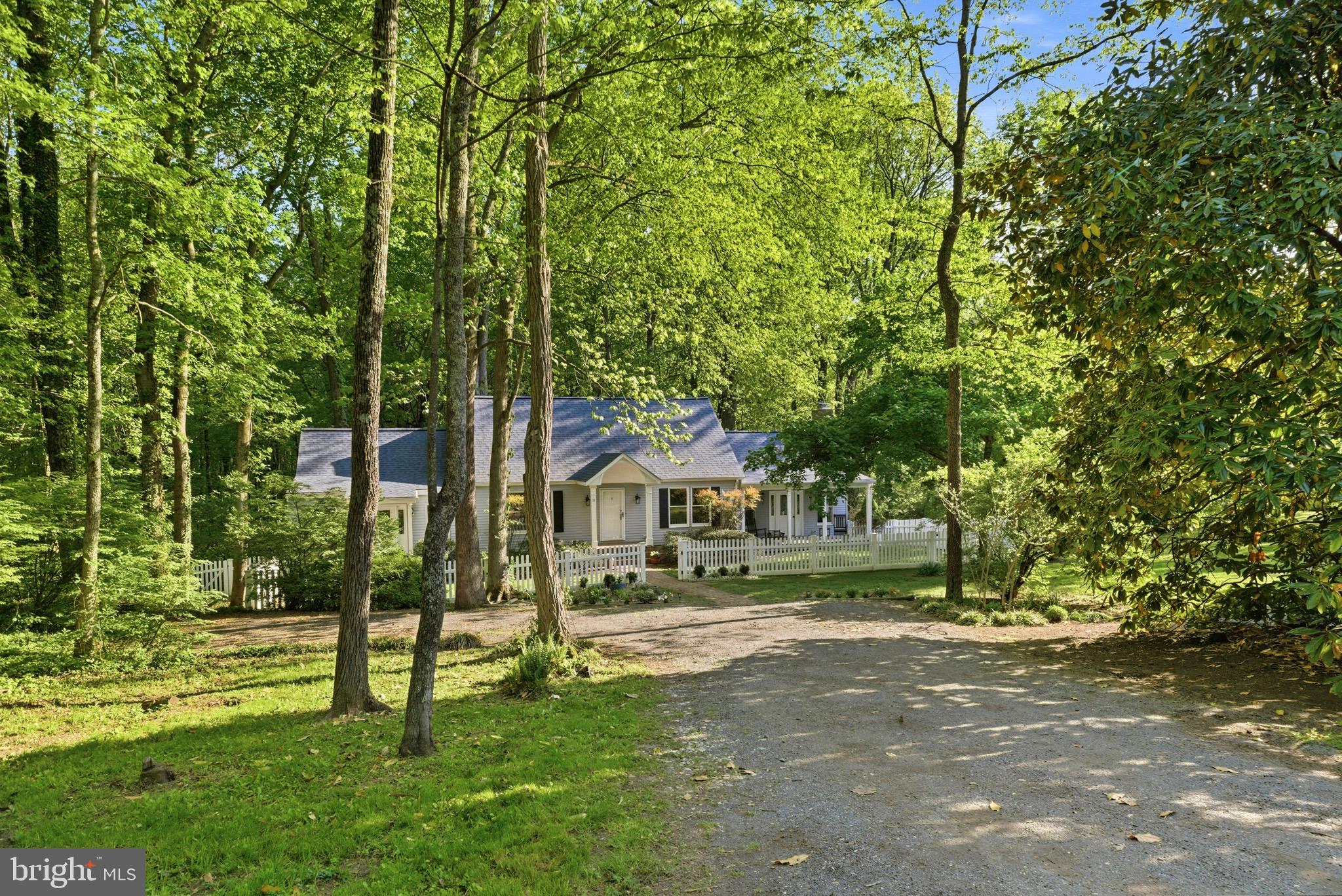 TRACYS LANDING - Residential