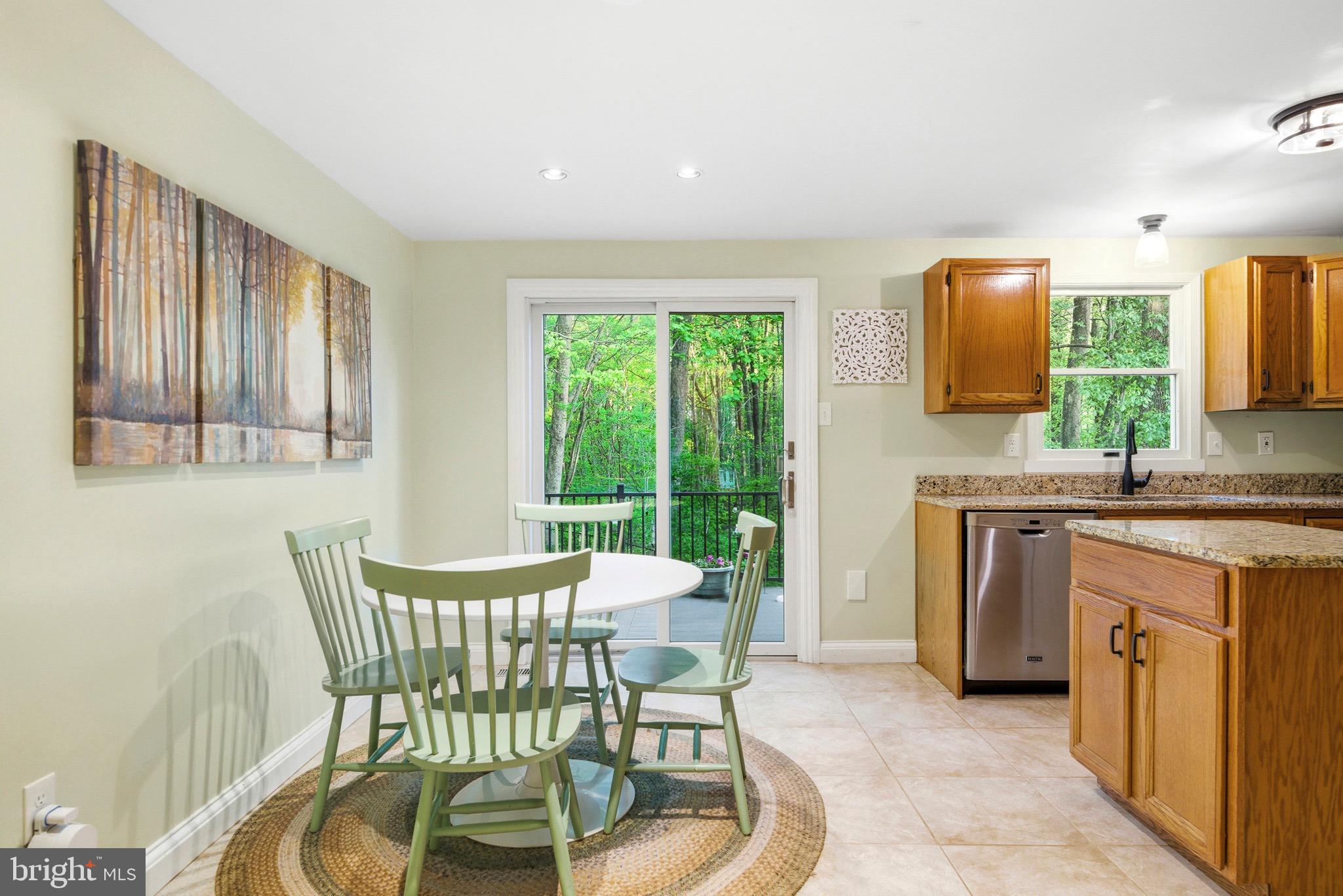 TRACYS LANDING - Residential