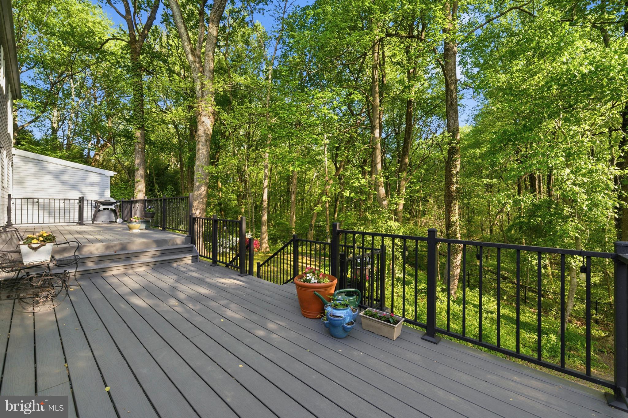 TRACYS LANDING - Residential