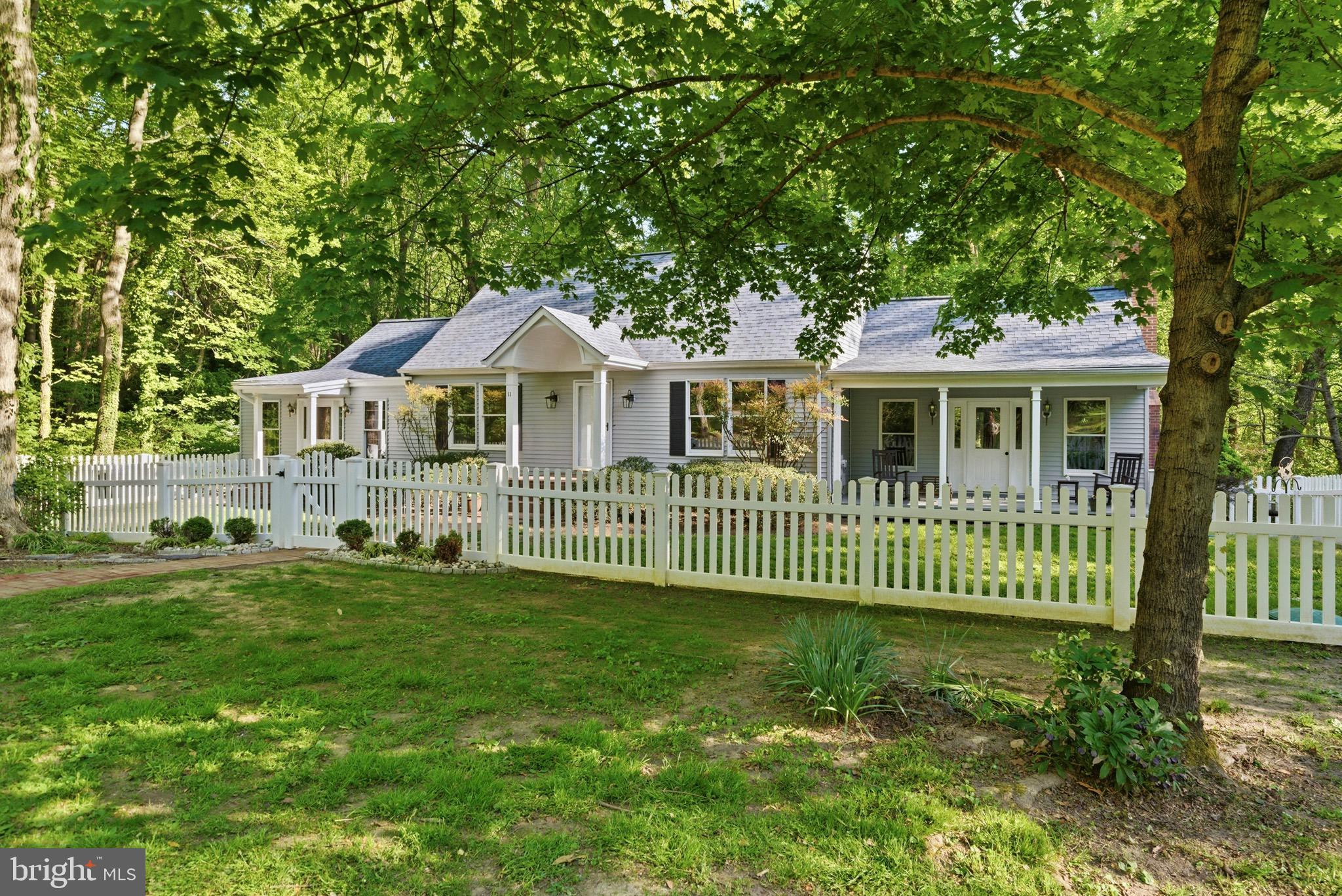 TRACYS LANDING - Residential