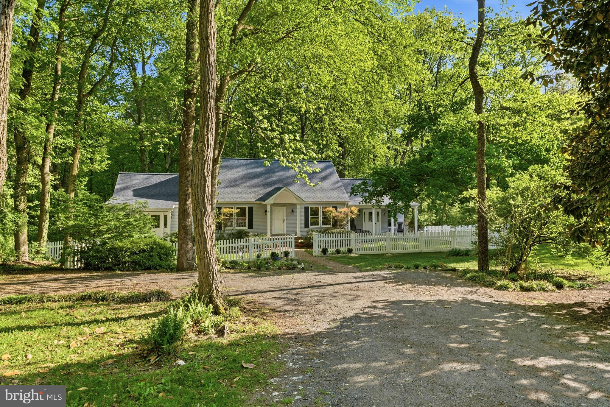 TRACYS LANDING - Residential