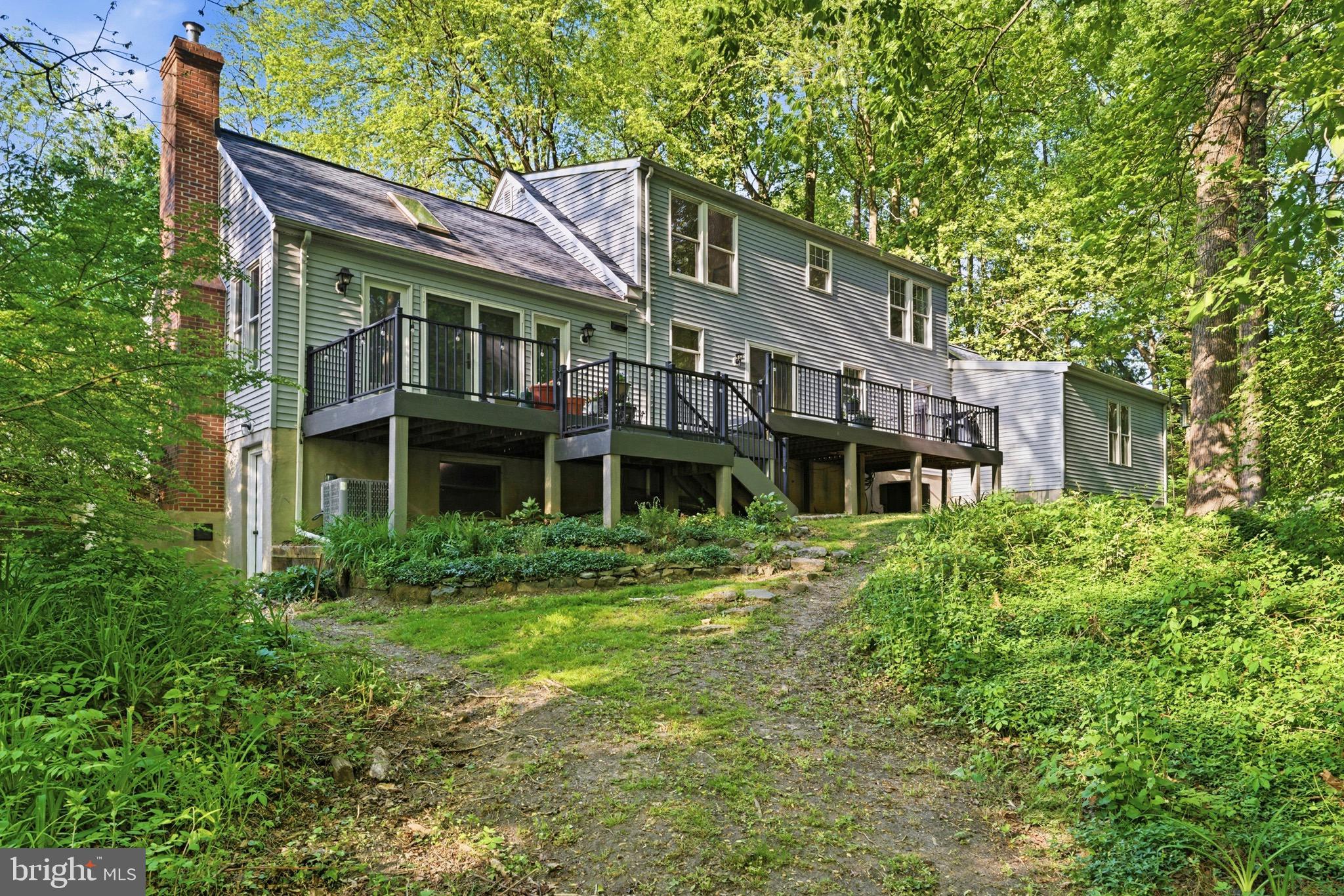 TRACYS LANDING - Residential