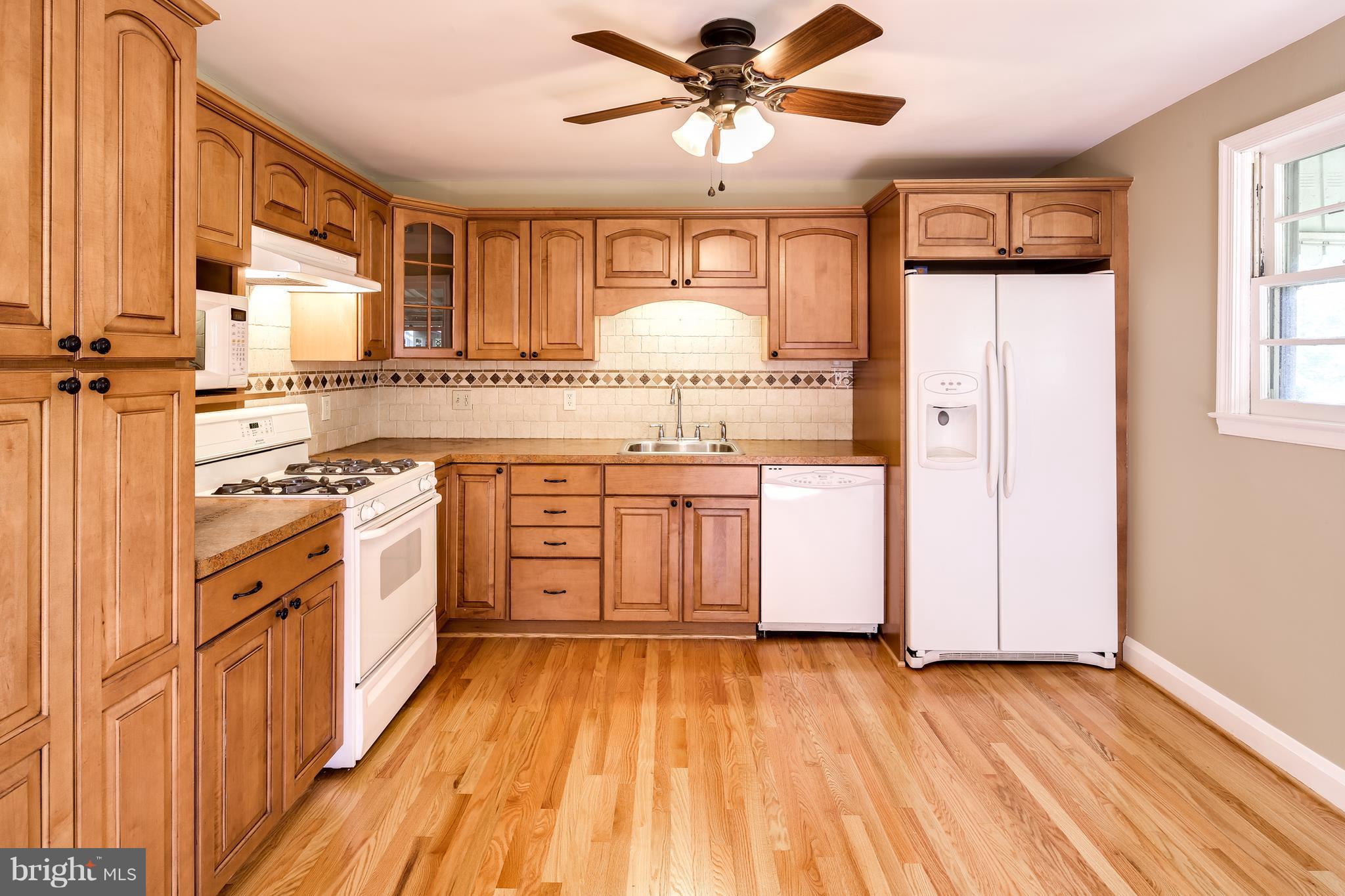 COLONIAL GARDENS - Residential