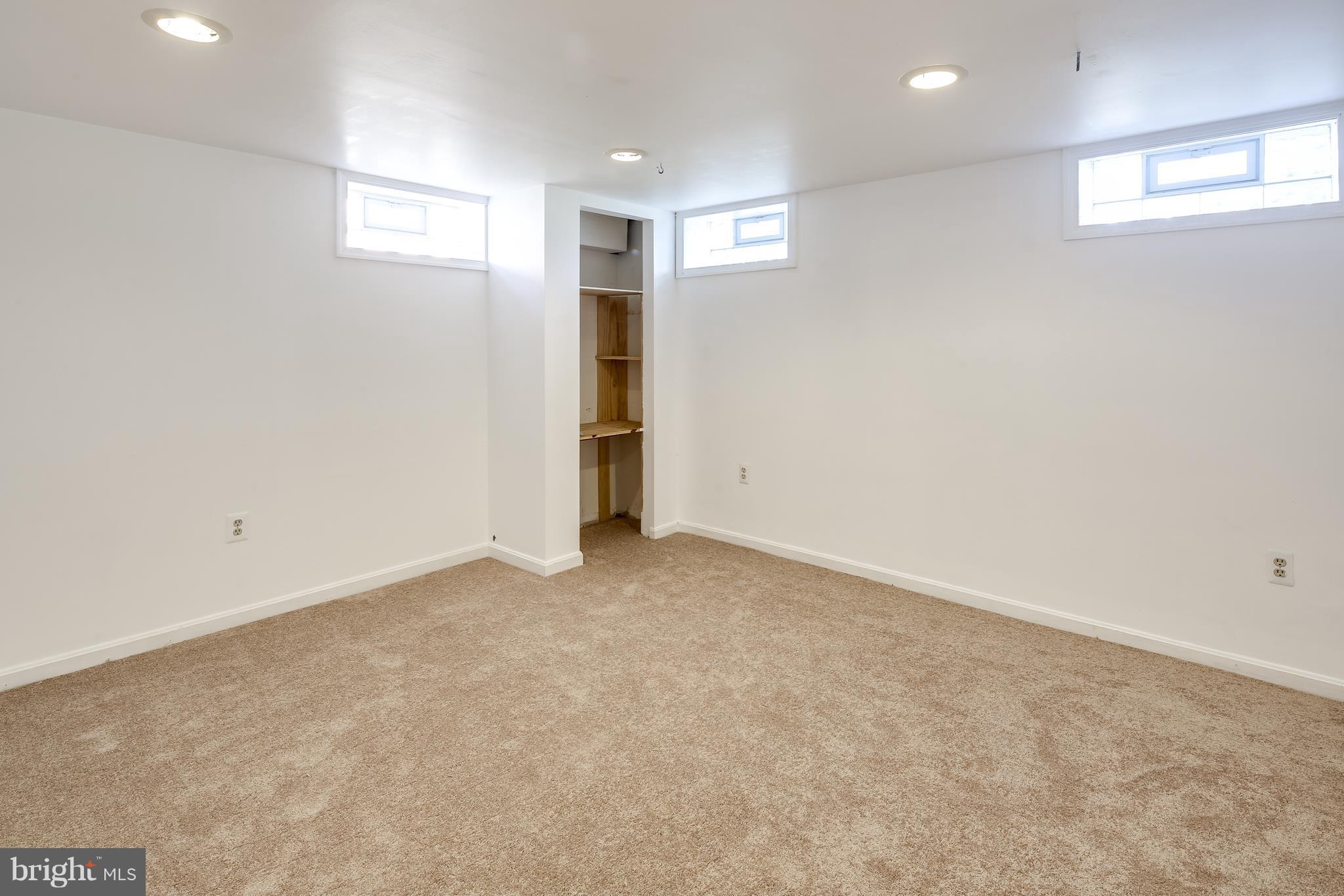 COLONIAL GARDENS - Residential