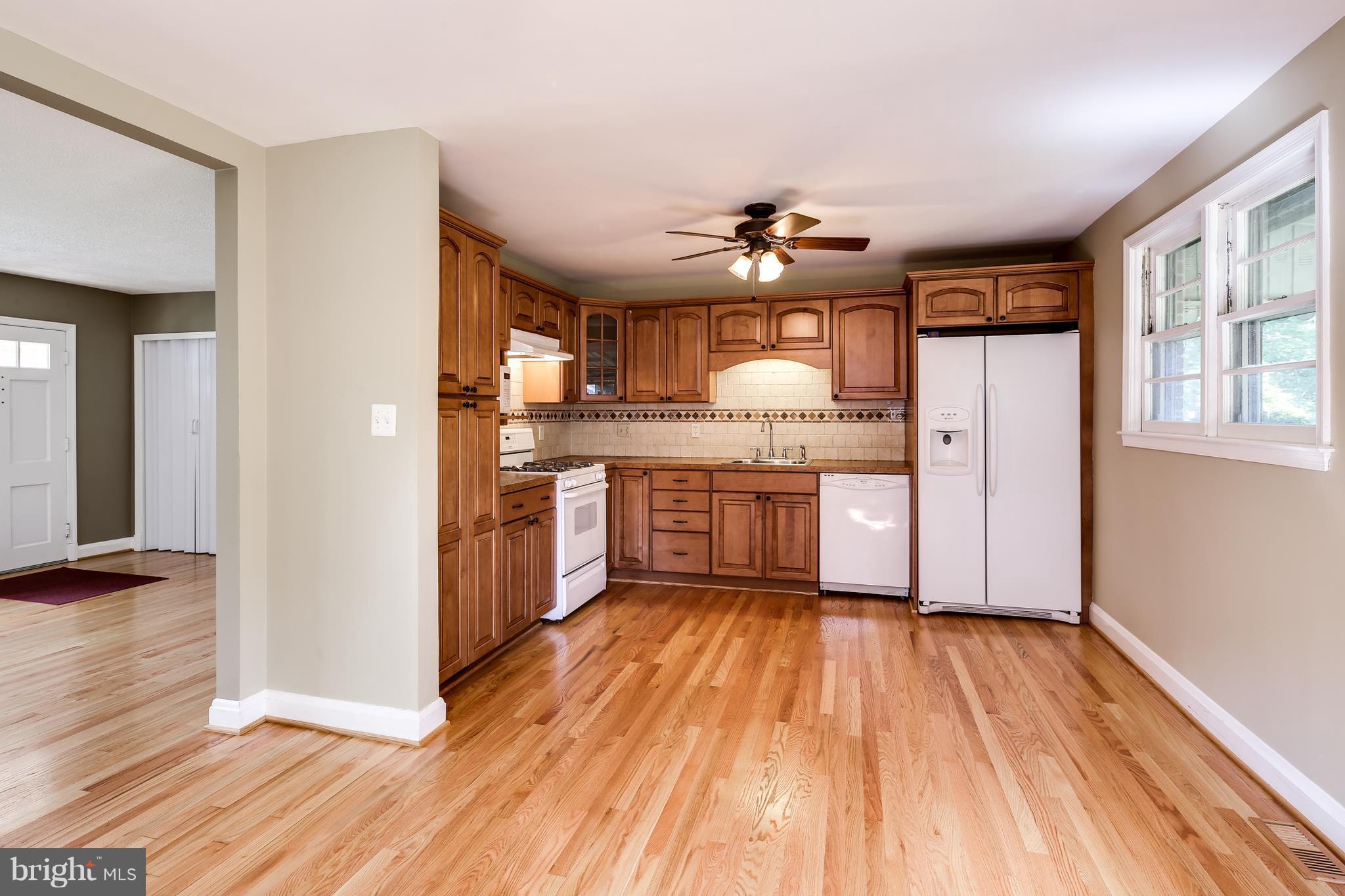 COLONIAL GARDENS - Residential